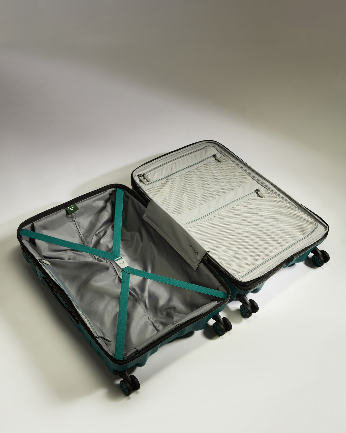 Medium Suitcase in Deep Teal - Lincoln