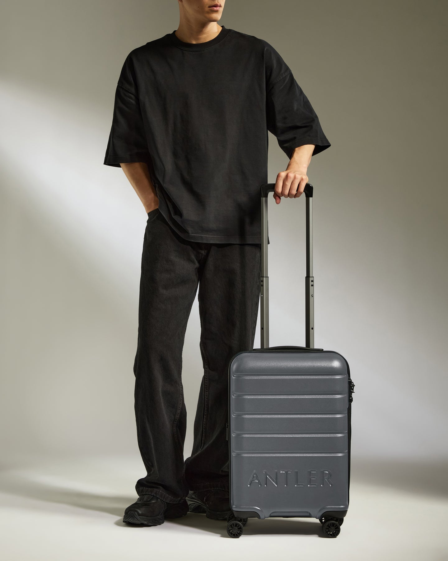 Expandable Cabin Suitcase in Granite - Logo