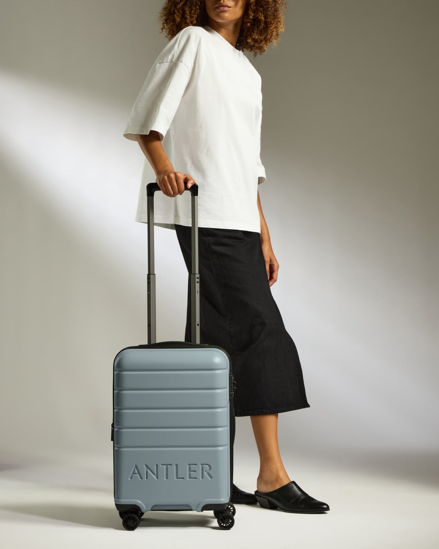 Cabin Suitcase in Cool Grey - Logo
