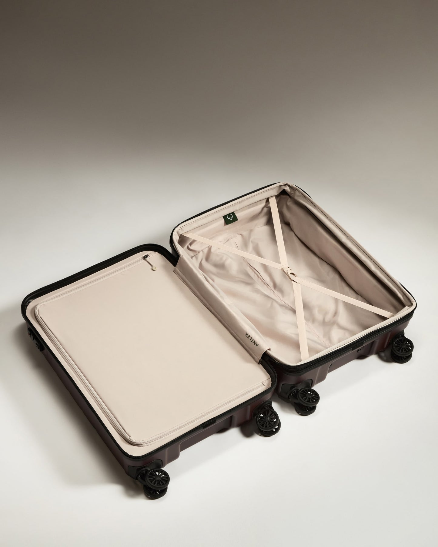 Medium Suitcase in Cedar Brown - Logo