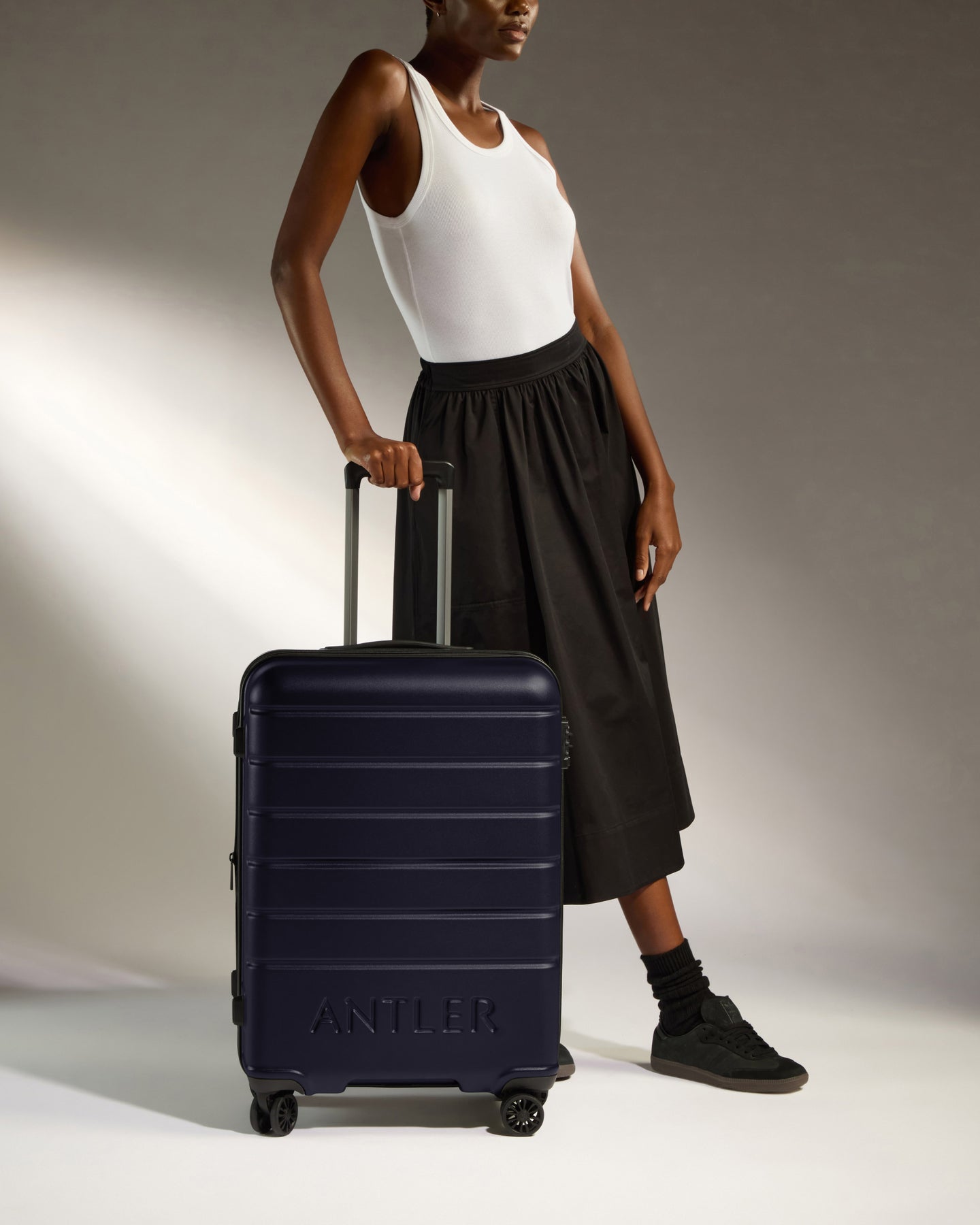 Medium Suitcase in Dark Purple - Logo