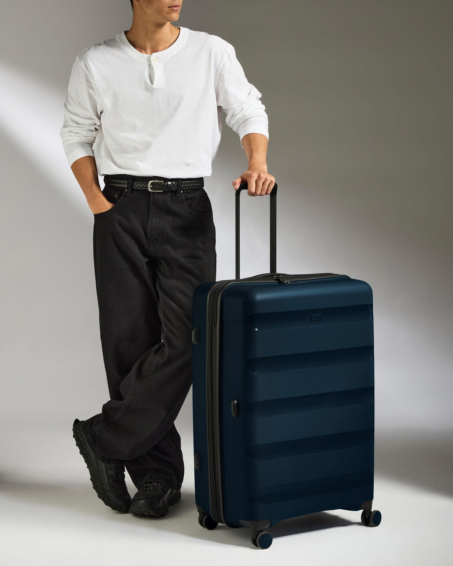 Large Suitcase in Midnight Blue - Logo Stripe