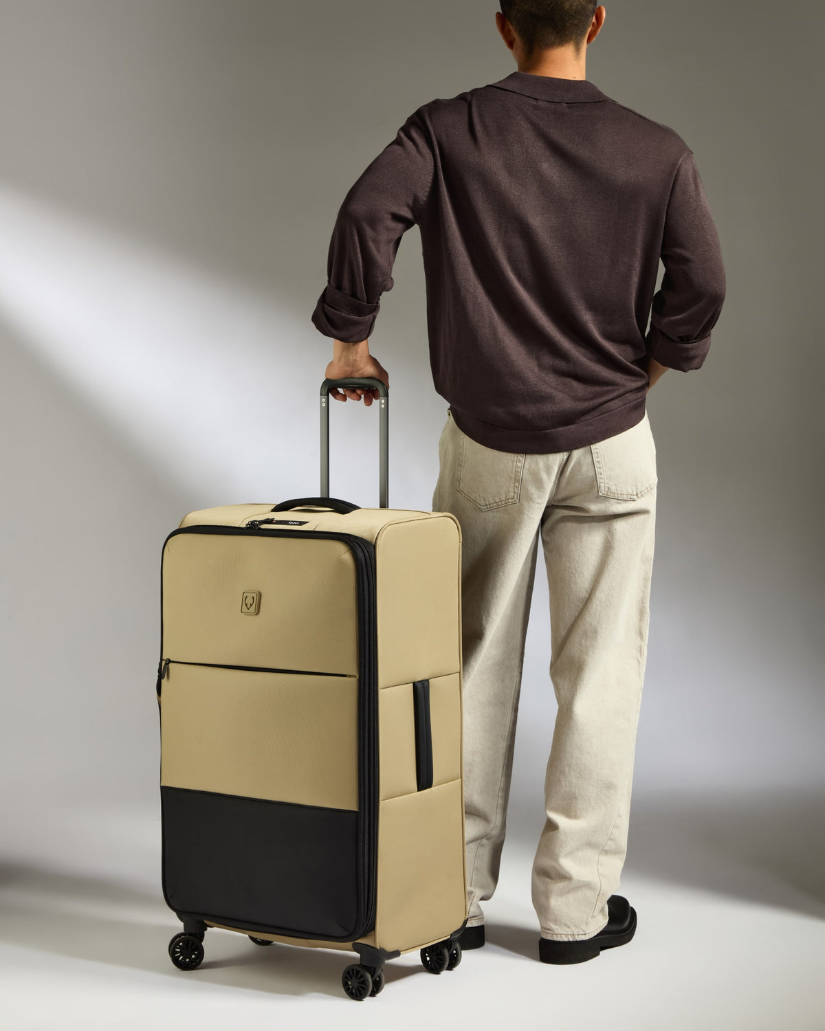Lightest Large Suitcase in Sand - Soft Stripe 2.0