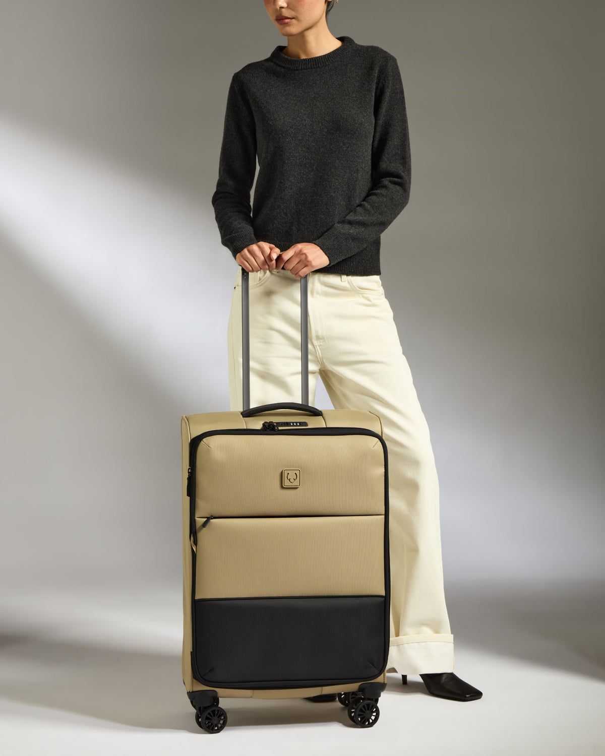 Lightest Medium Suitcase in Sand - Soft Stripe 2.0
