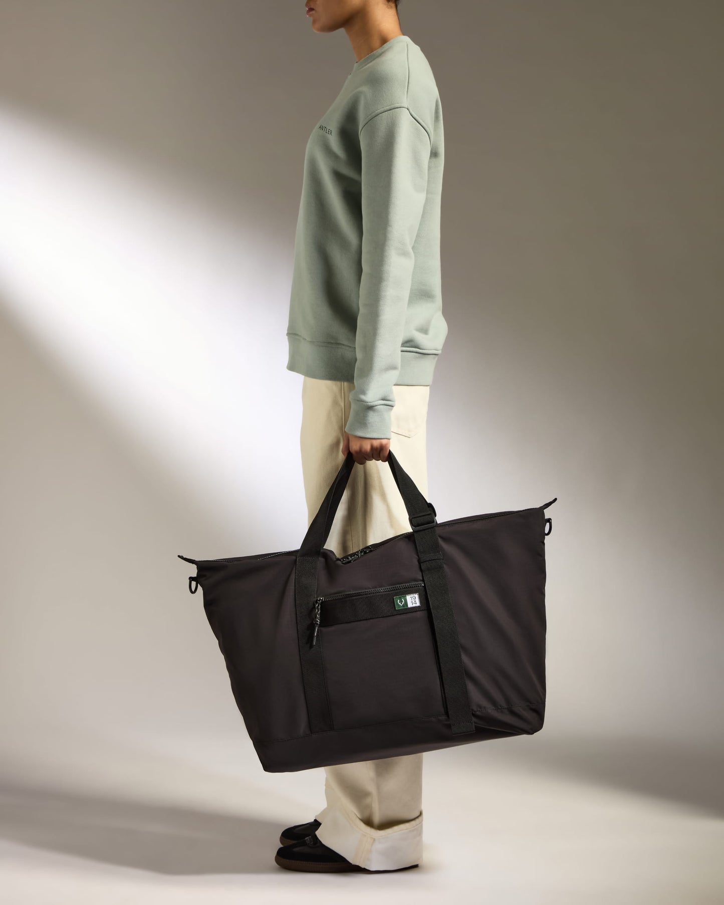 Essential Weekender Bag in Black