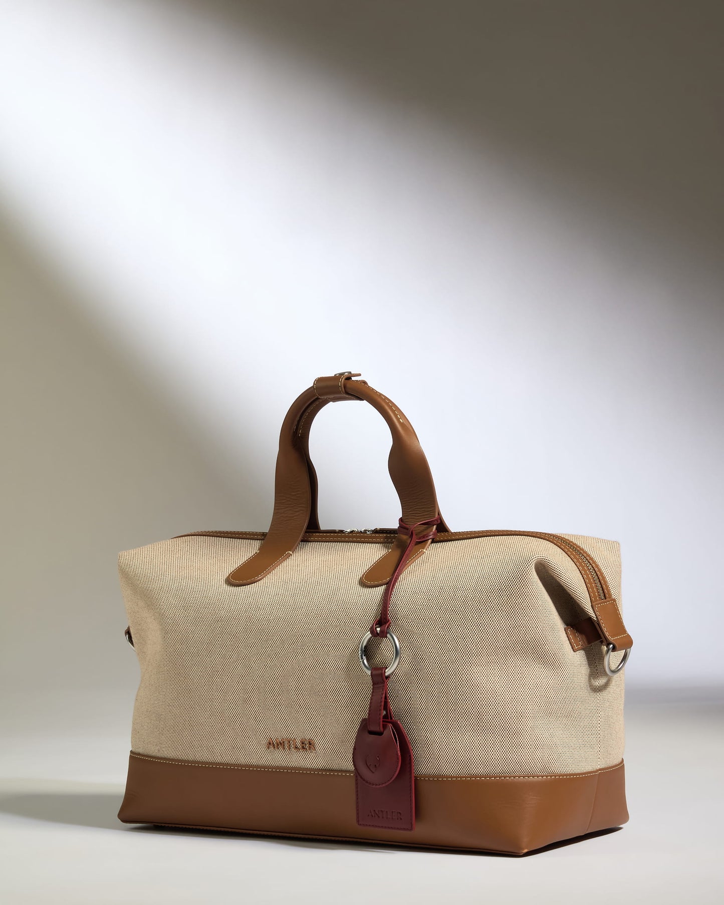 Heritage AirTag Holder & Luggage Tag in Cedar