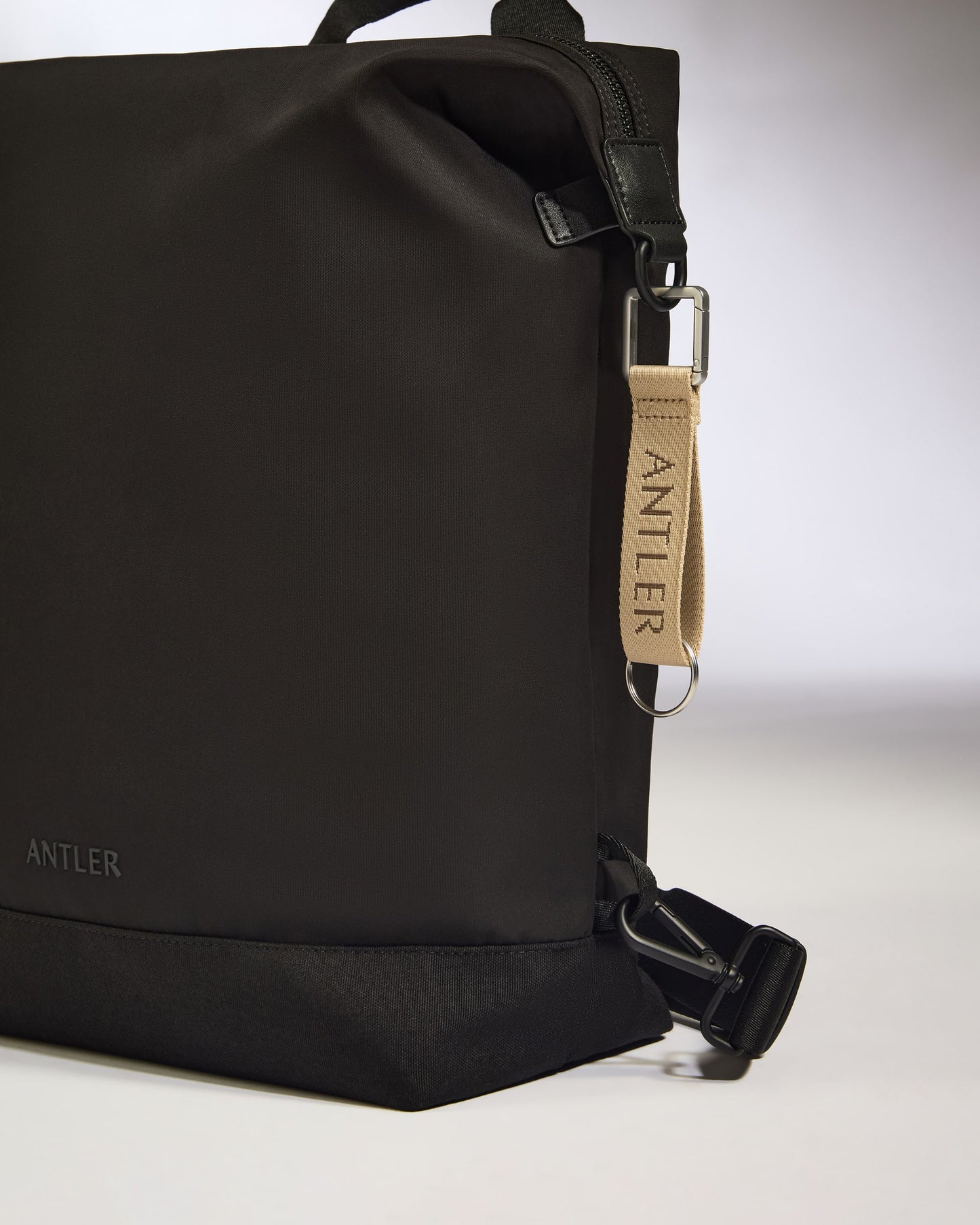 Icon Keyring in Sand