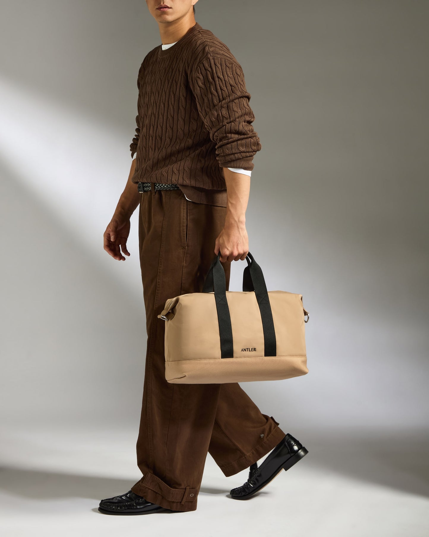 Icon Overnight Bag in Sand