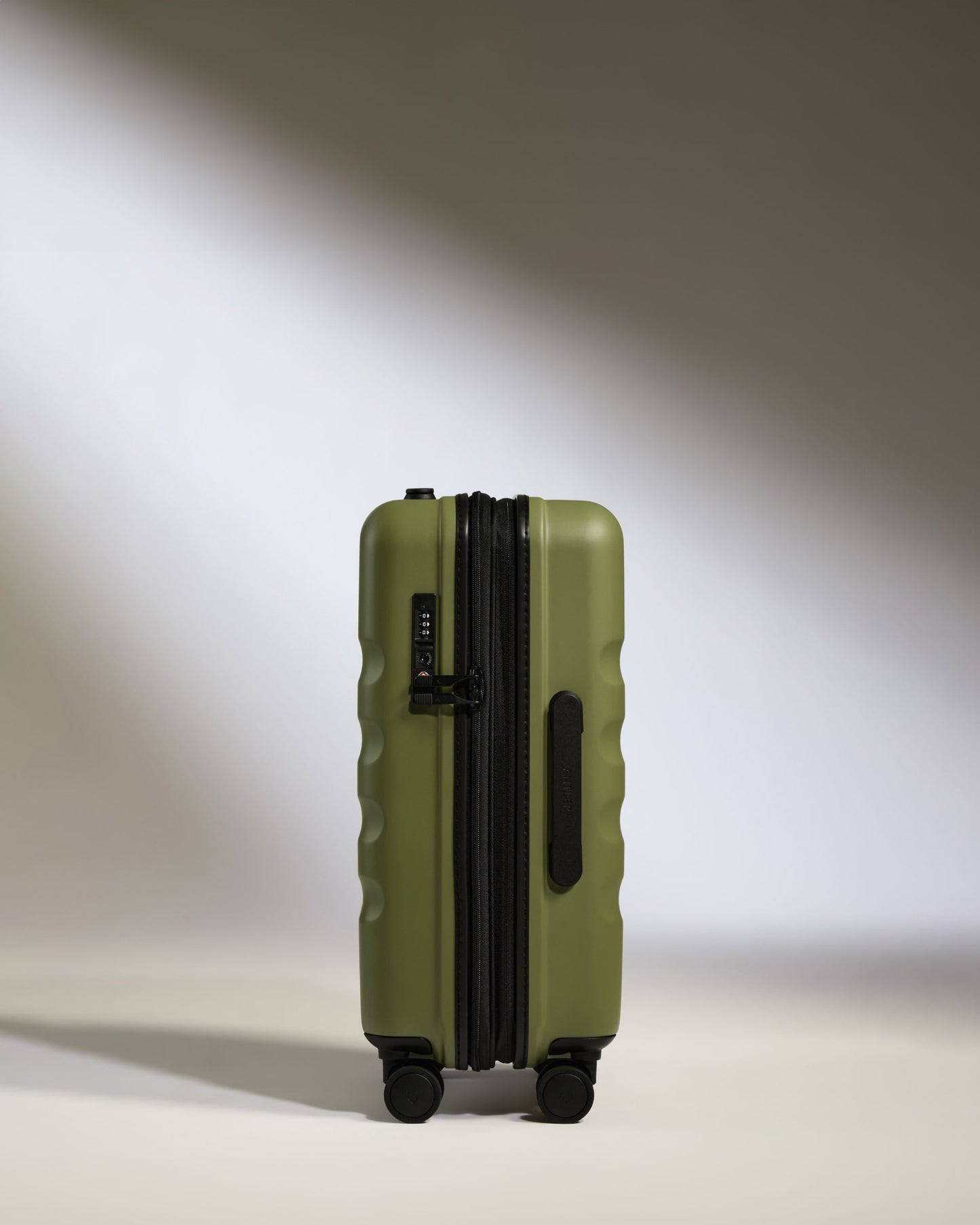 Expandable Cabin Suitcase in Fern Green - Icon Stripe