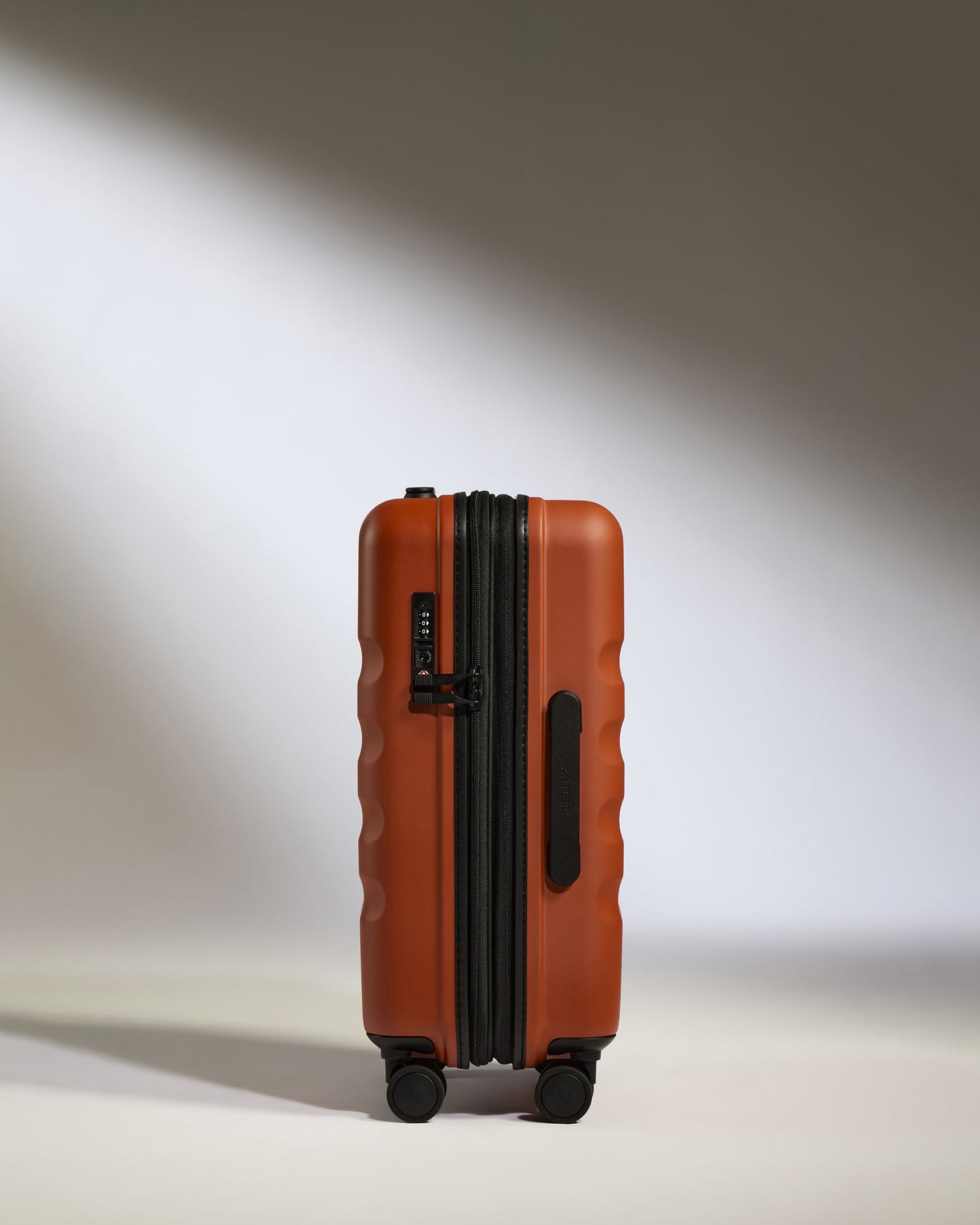 Expandable Cabin Suitcase in Maple Red - Icon Stripe