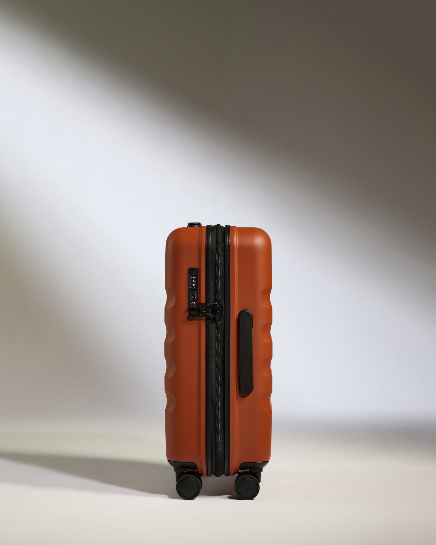 Cabin Suitcase in Maple Red - Icon Stripe