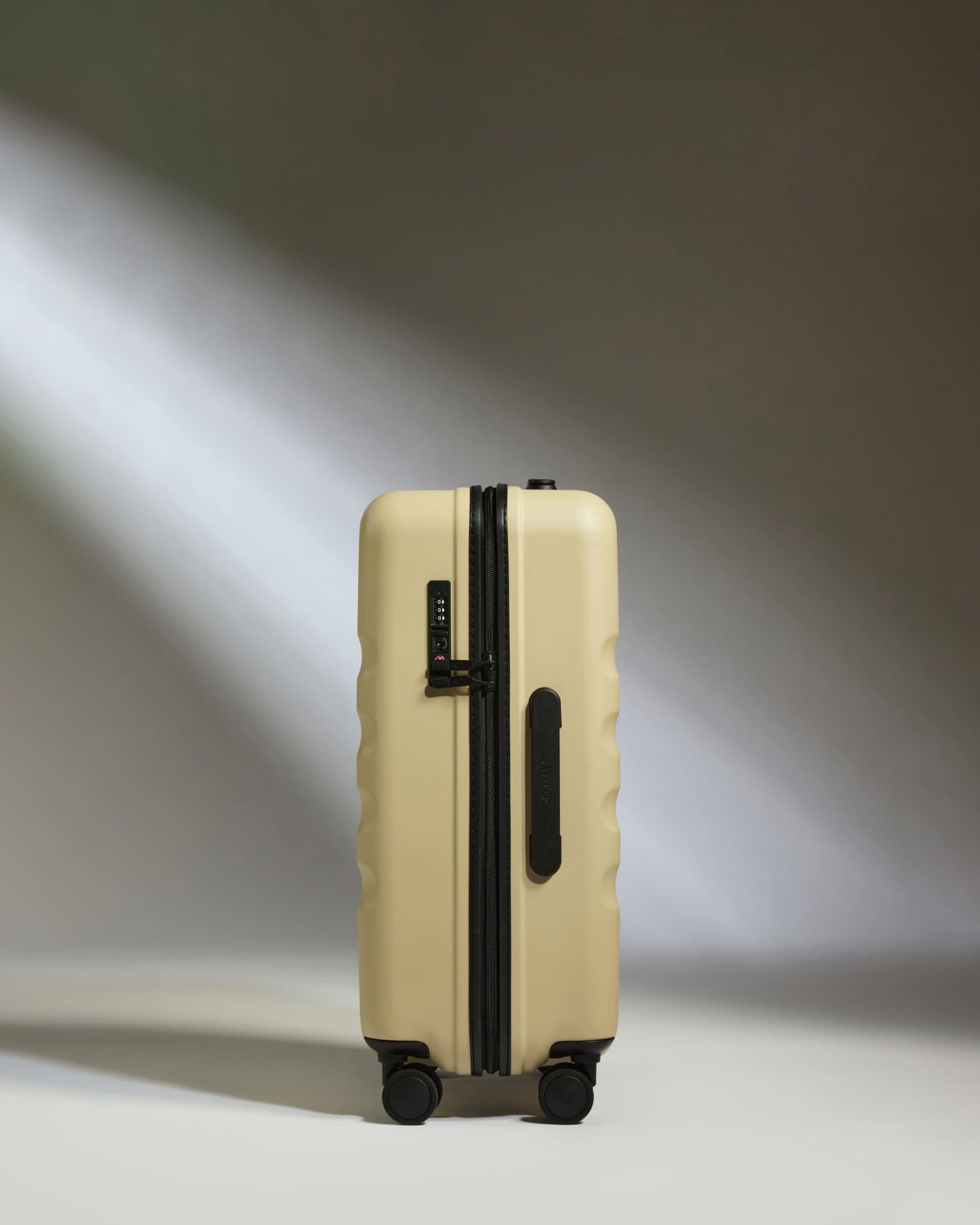 Large Cabin Suitcase in Dune Yellow - Icon Stripe