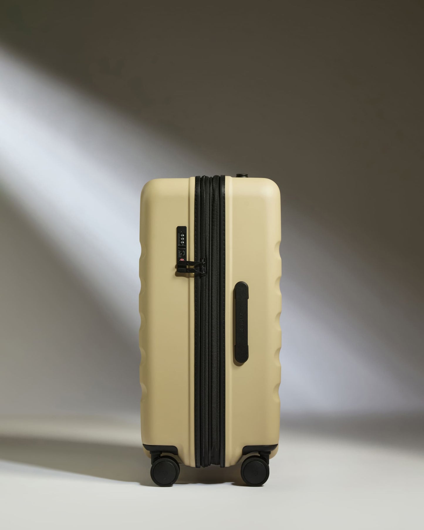 Medium Suitcase in Dune Yellow - Icon Stripe