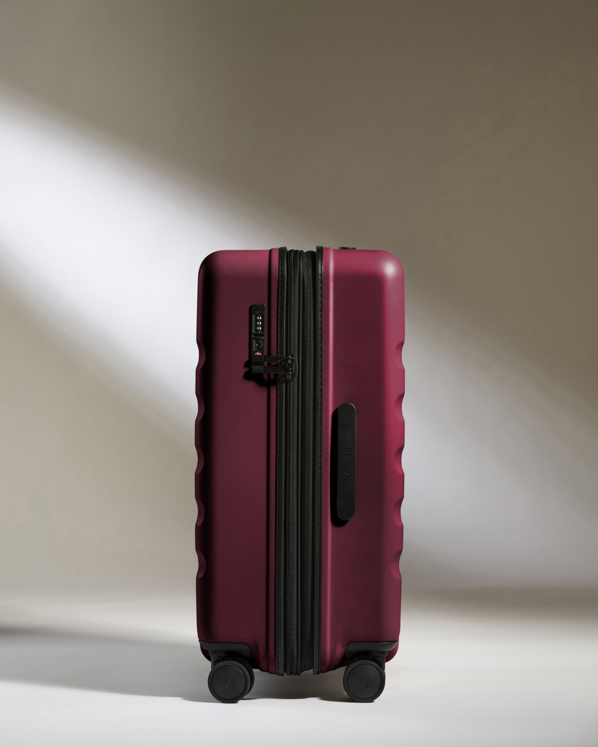 Medium suitcase in Heather Purple Icon Stripe Lightweight & Hard