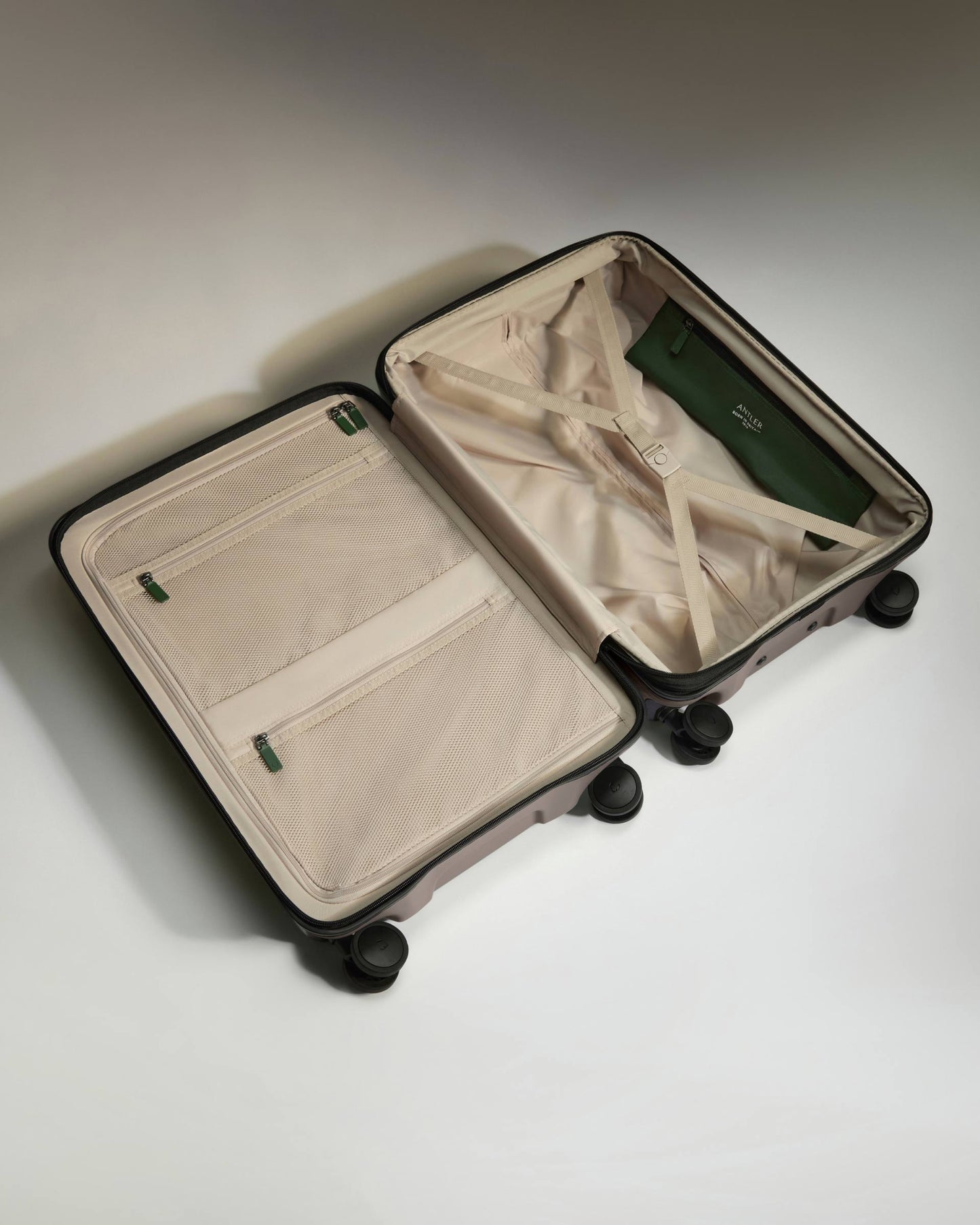 Medium Suitcase in Pebble Grey - Icon Stripe
