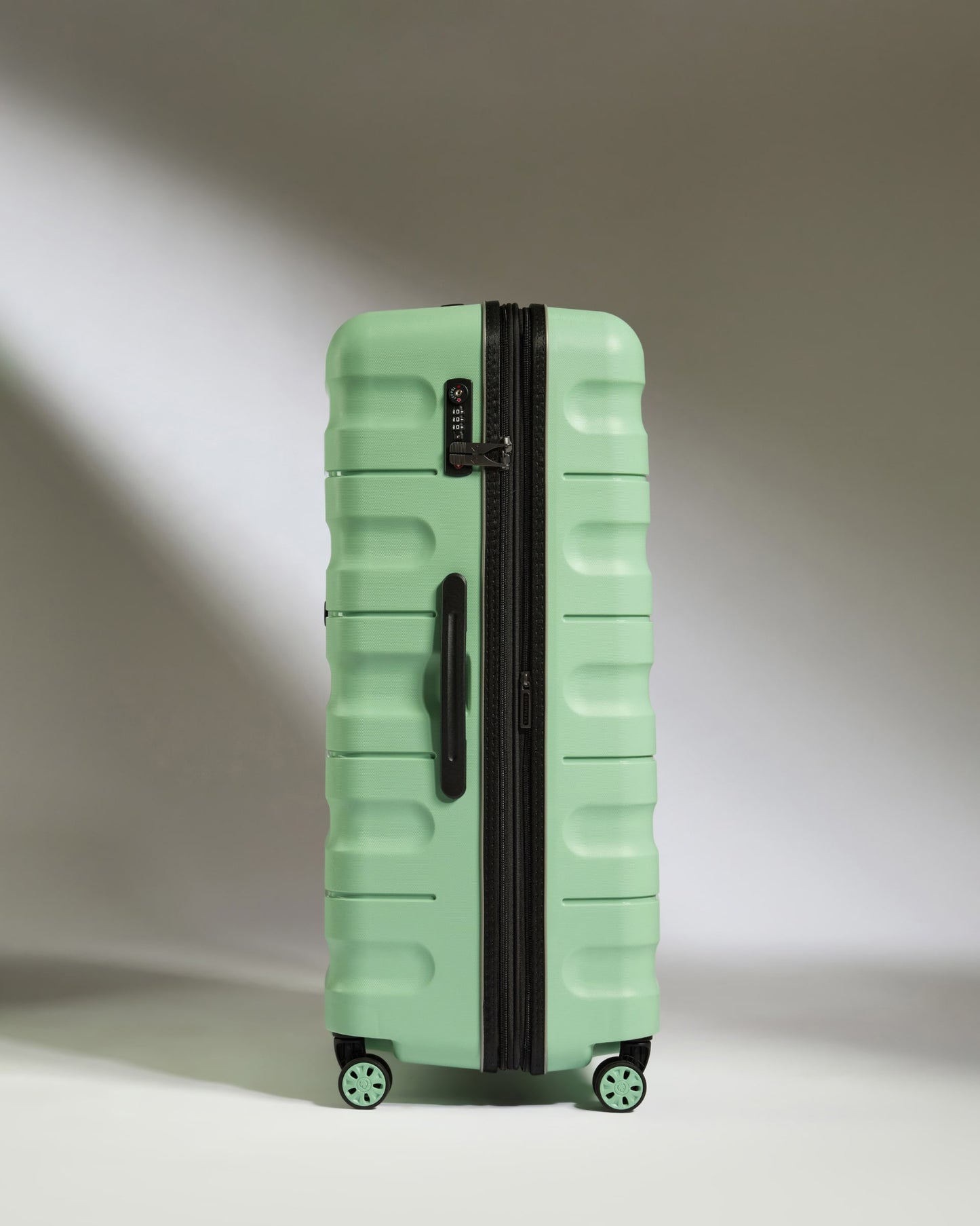 Large Suitcase in Mineral - Lincoln