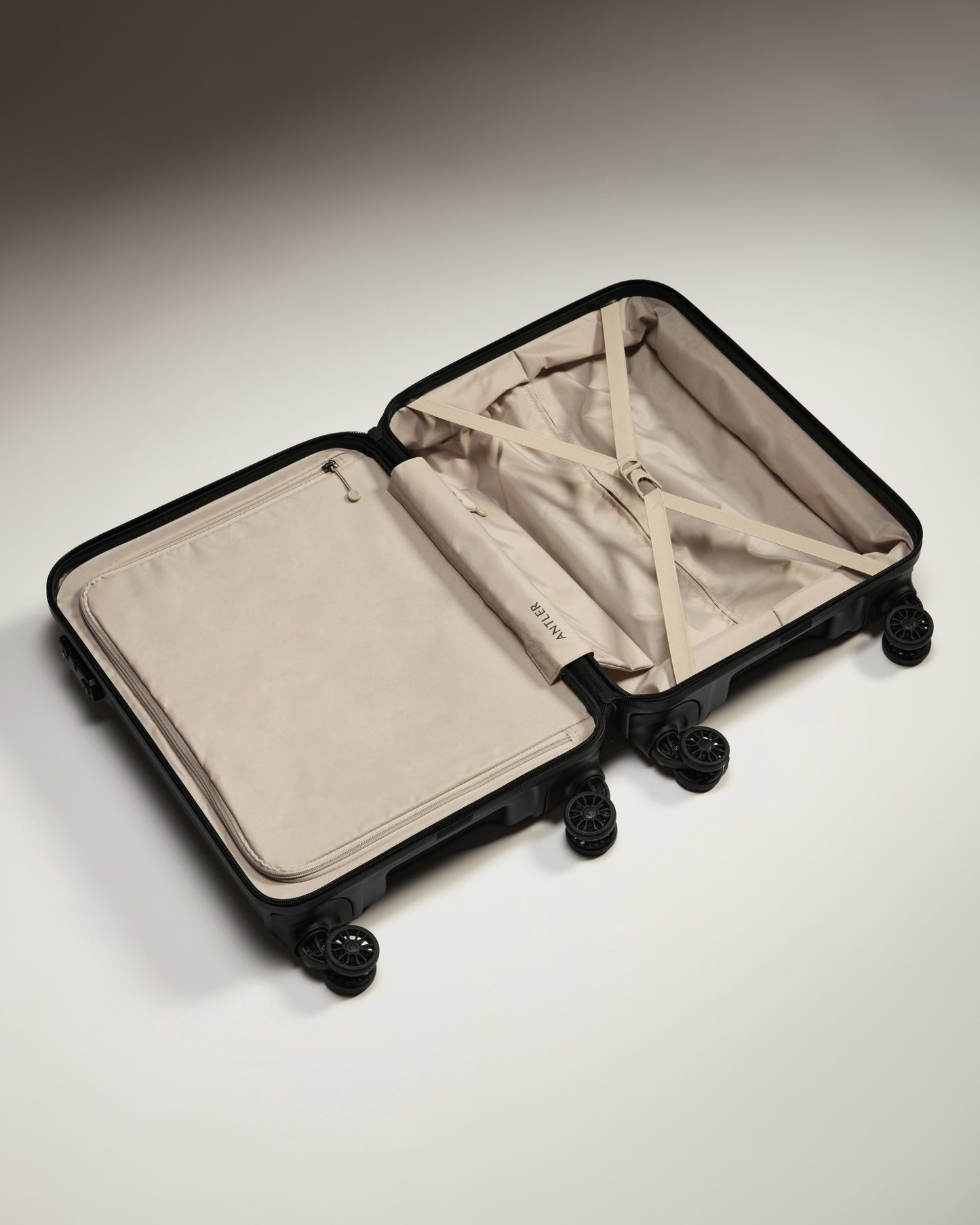 Cabin Suitcase in Dark Purple - Logo