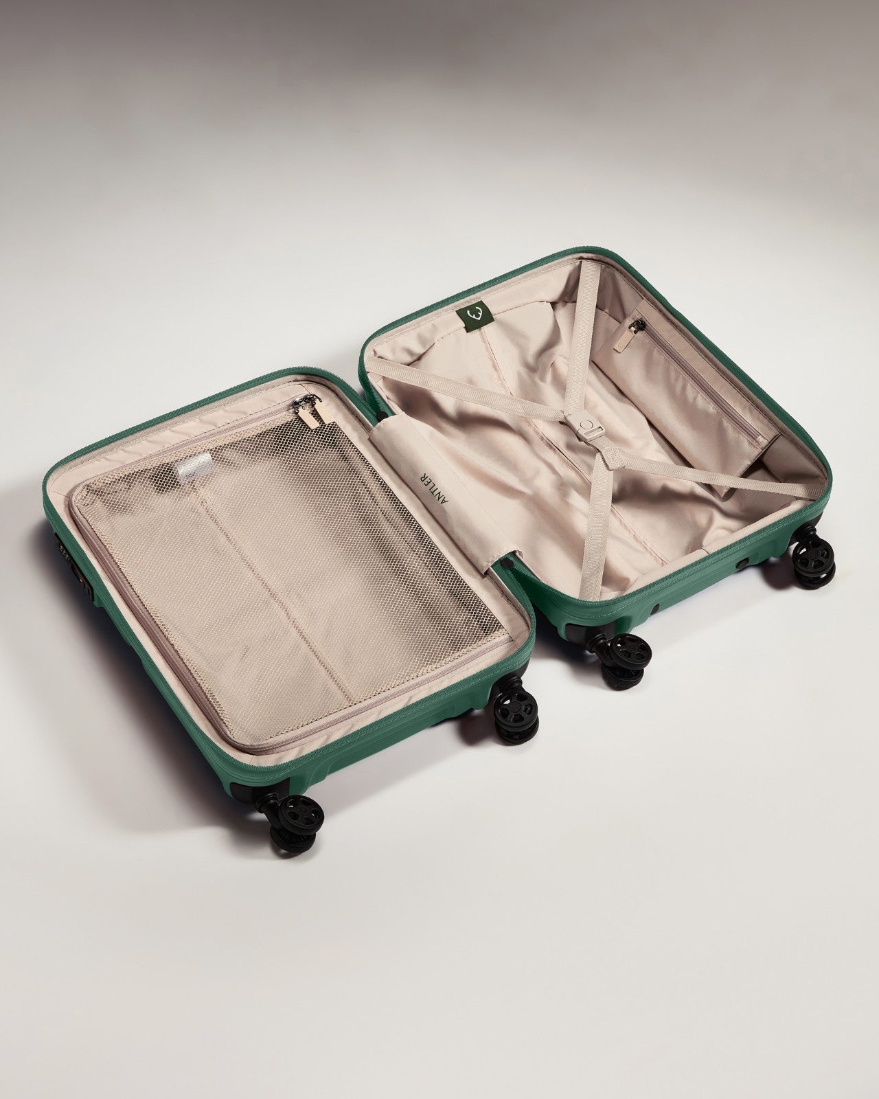 Cabin Suitcase in Seagrass Green - Single Stripe