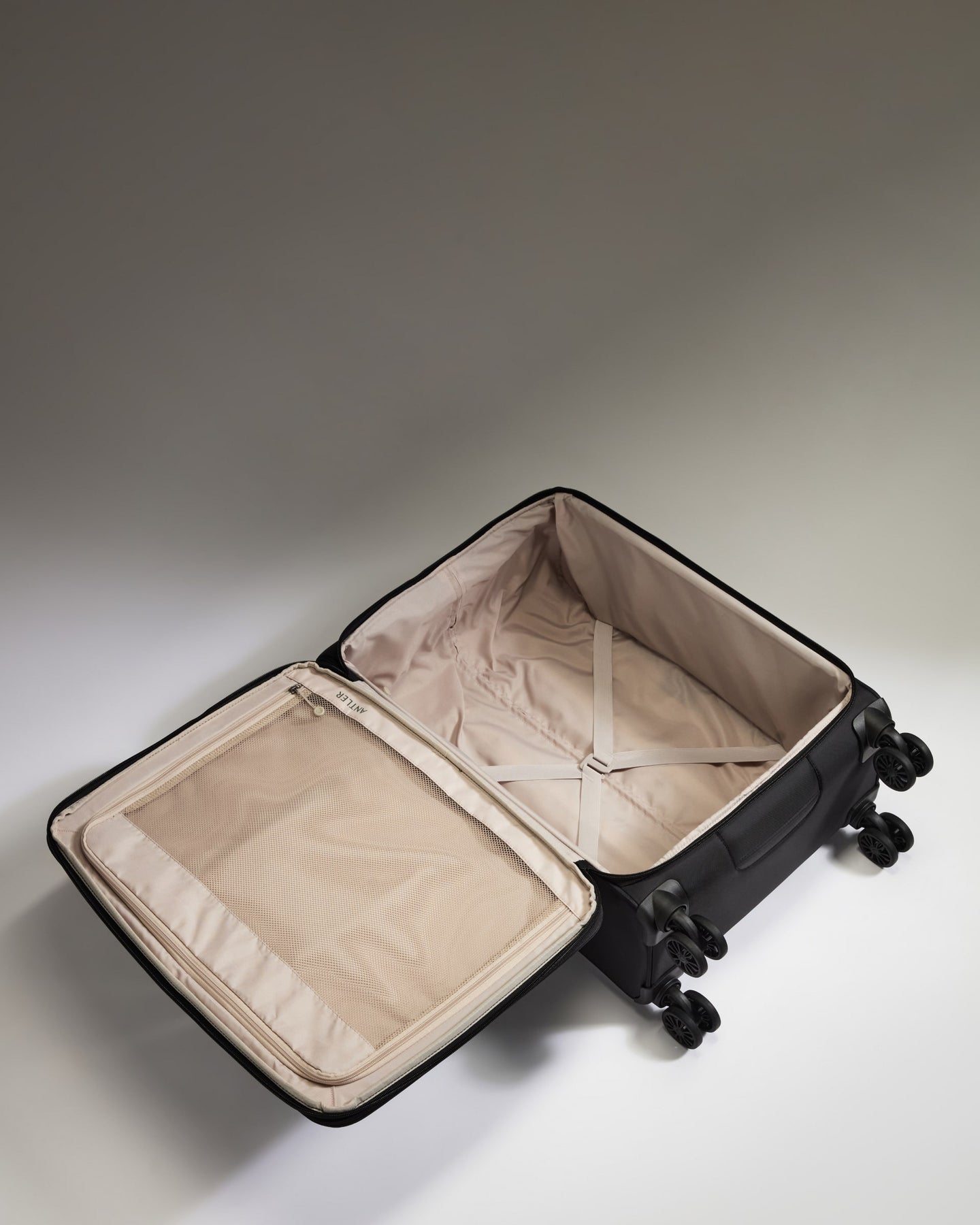 Lightest Medium Suitcase in Black - Soft Stripe 2.0