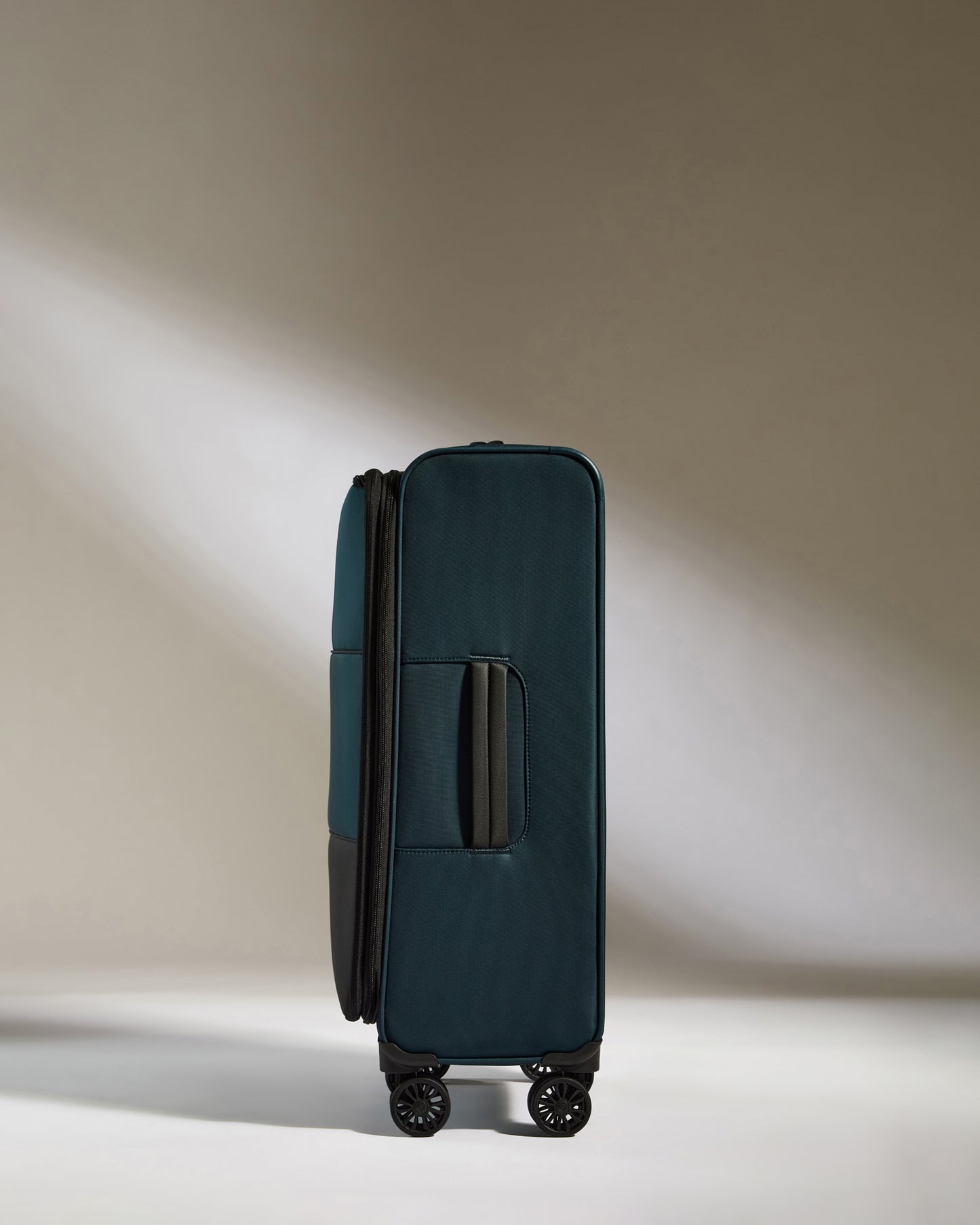 Lightest Medium Suitcase in Indigo - Soft Stripe