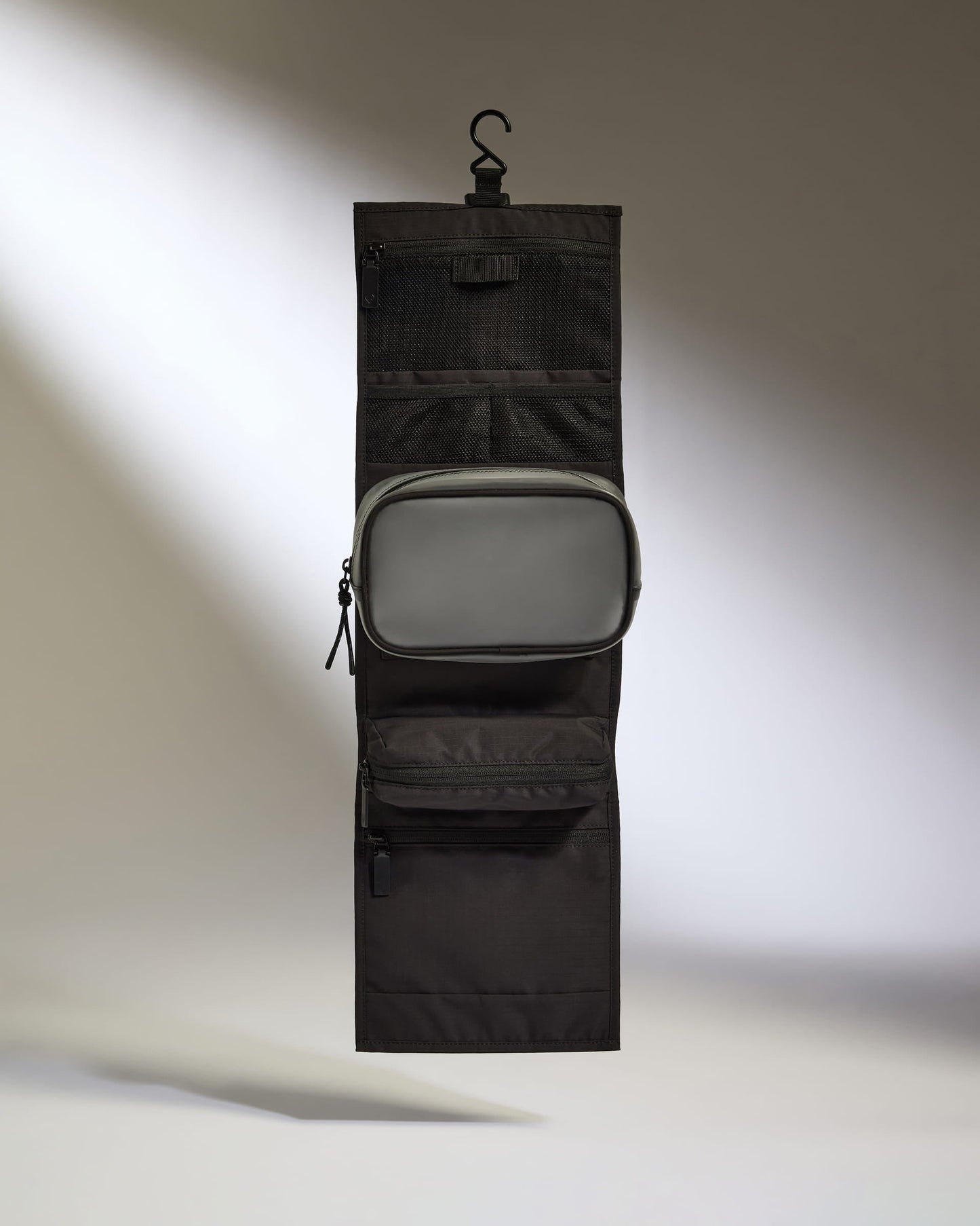 Essential Hanging Wash Bag in Black