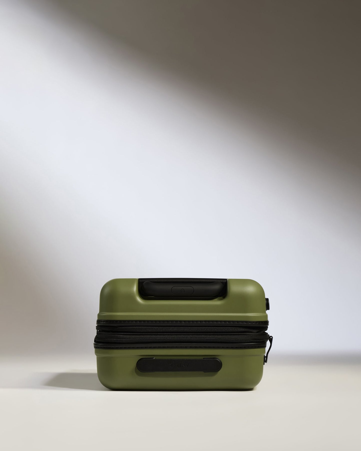 Expandable Cabin Suitcase in Fern Green - Icon Stripe