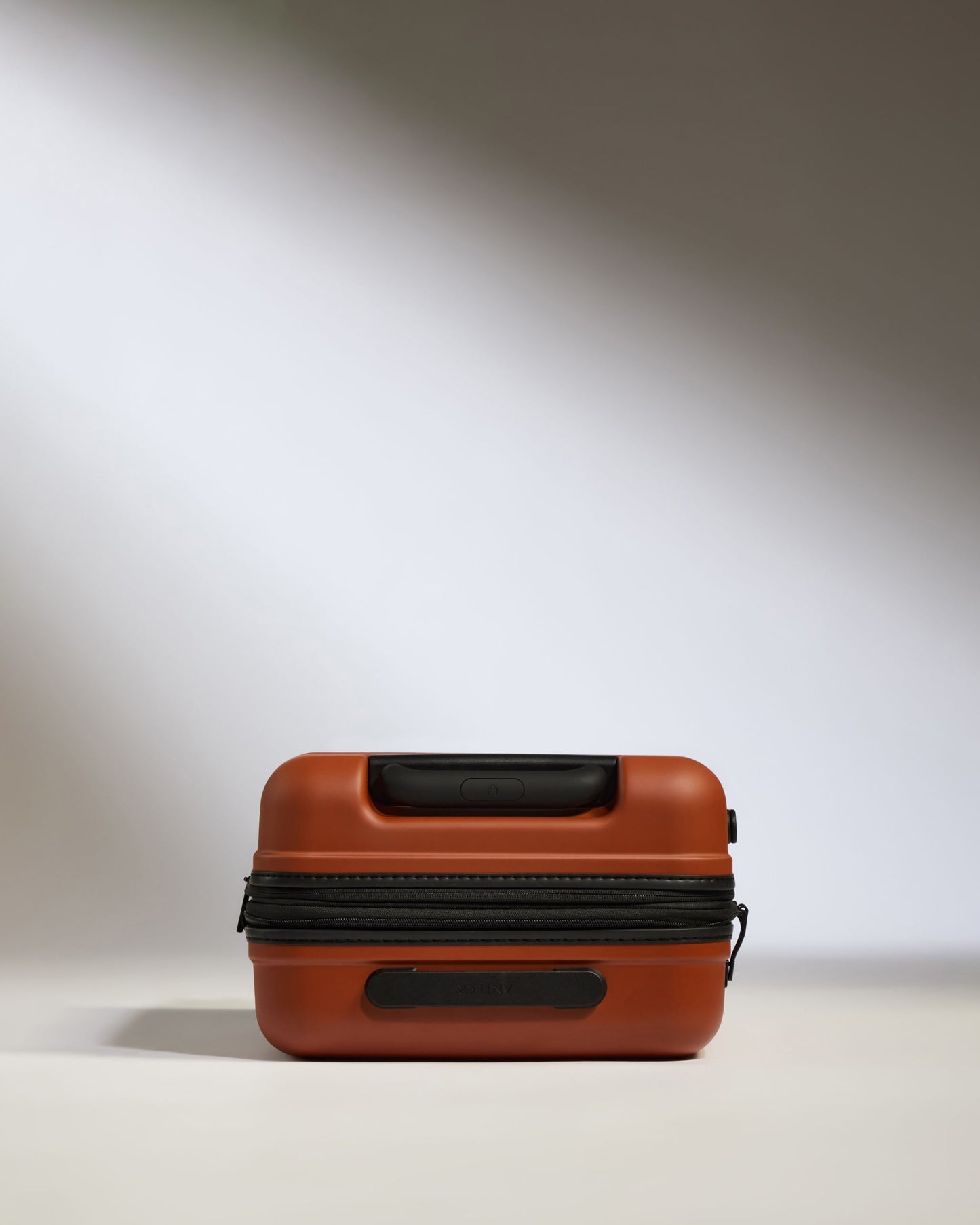 Expandable Cabin Suitcase in Maple Red - Icon Stripe