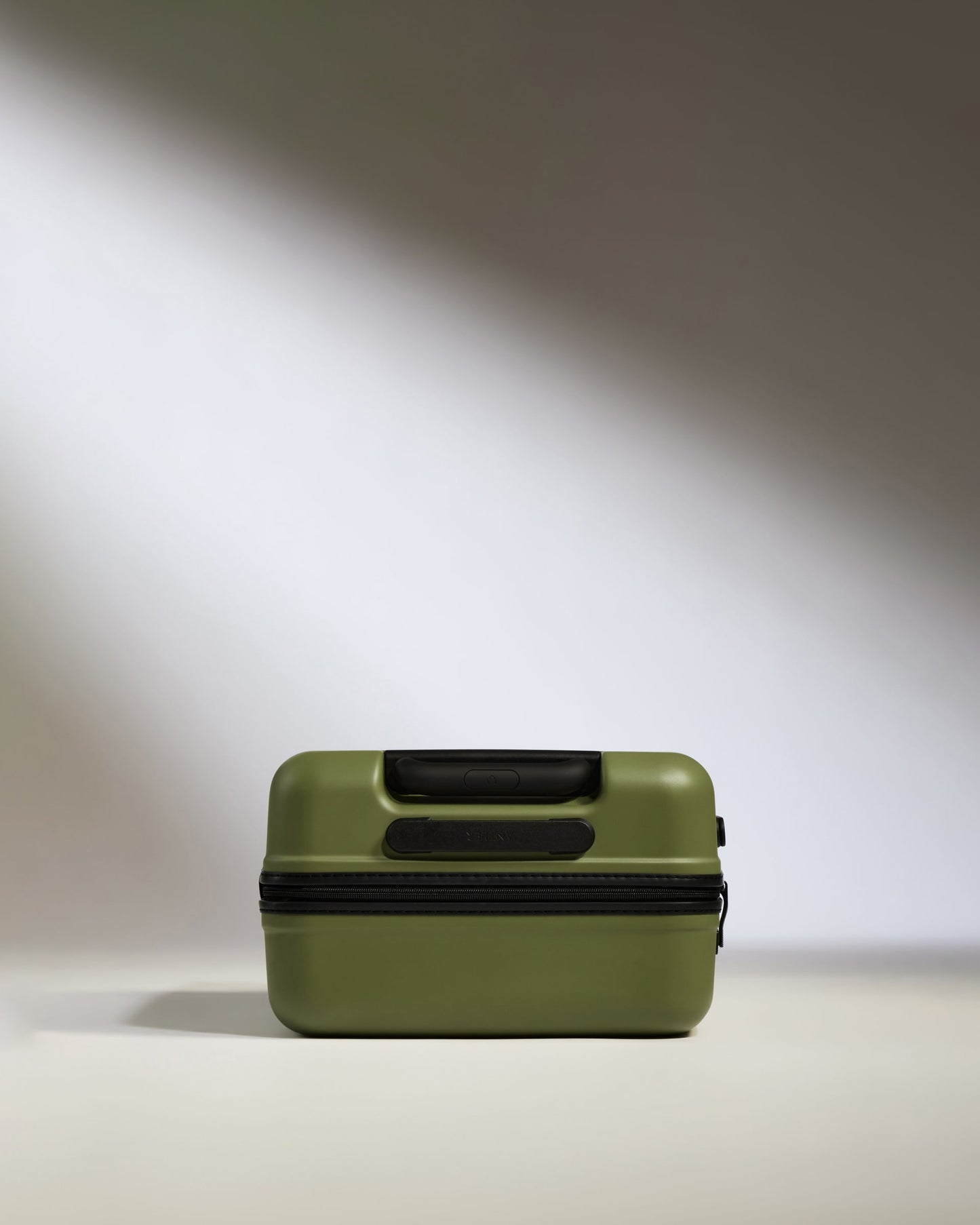 Large Cabin Suitcase in Fern Green - Icon Stripe