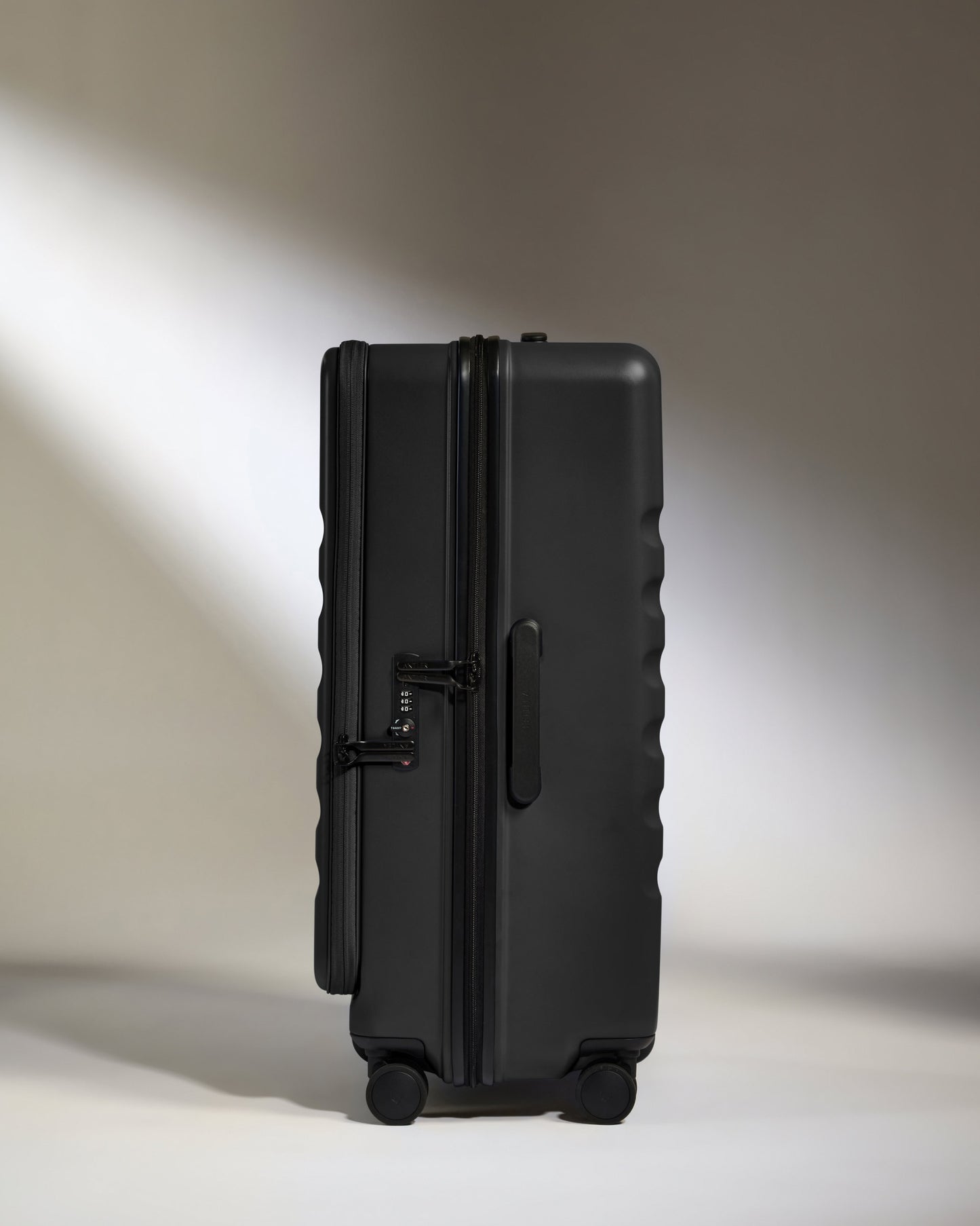 Dual Opening Large Suitcase in Black - Icon Stripe