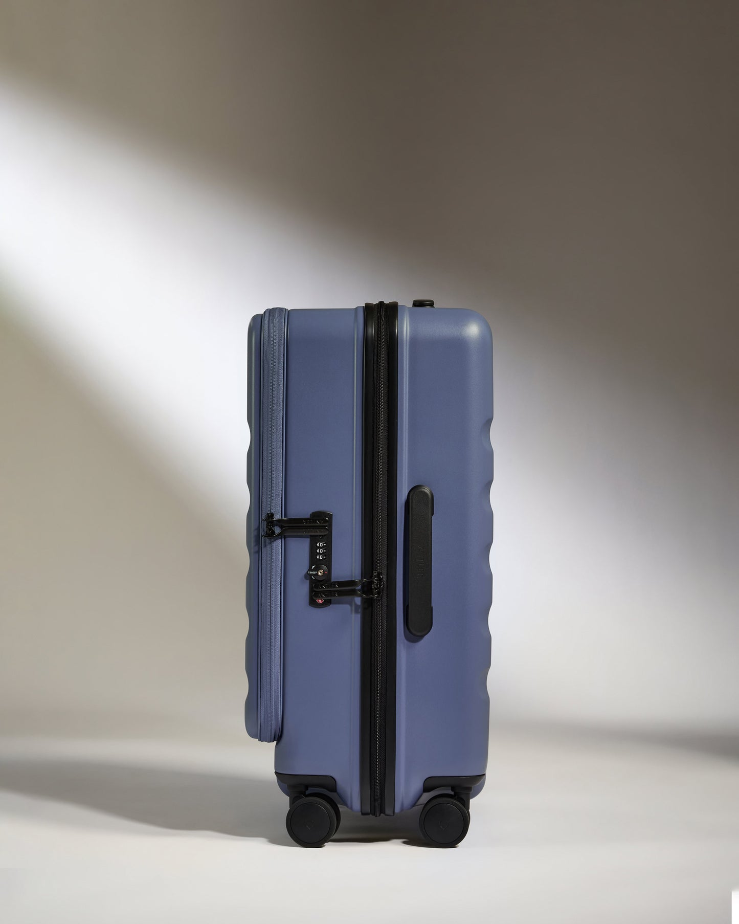 Dual Opening Medium Suitcase in Ocean Blue - Icon Stripe
