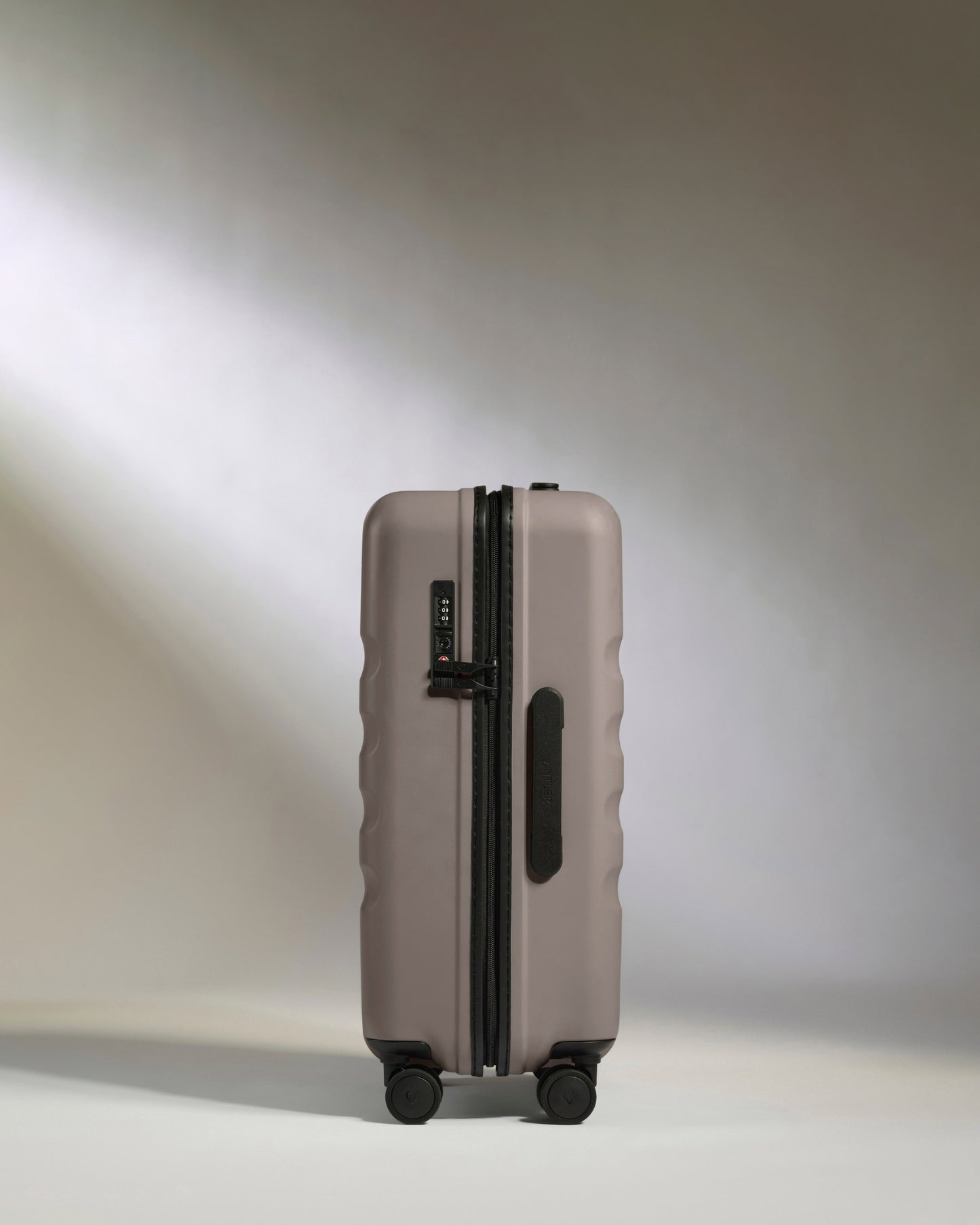 Large Cabin Suitcase in Pebble Grey - Icon Stripe
