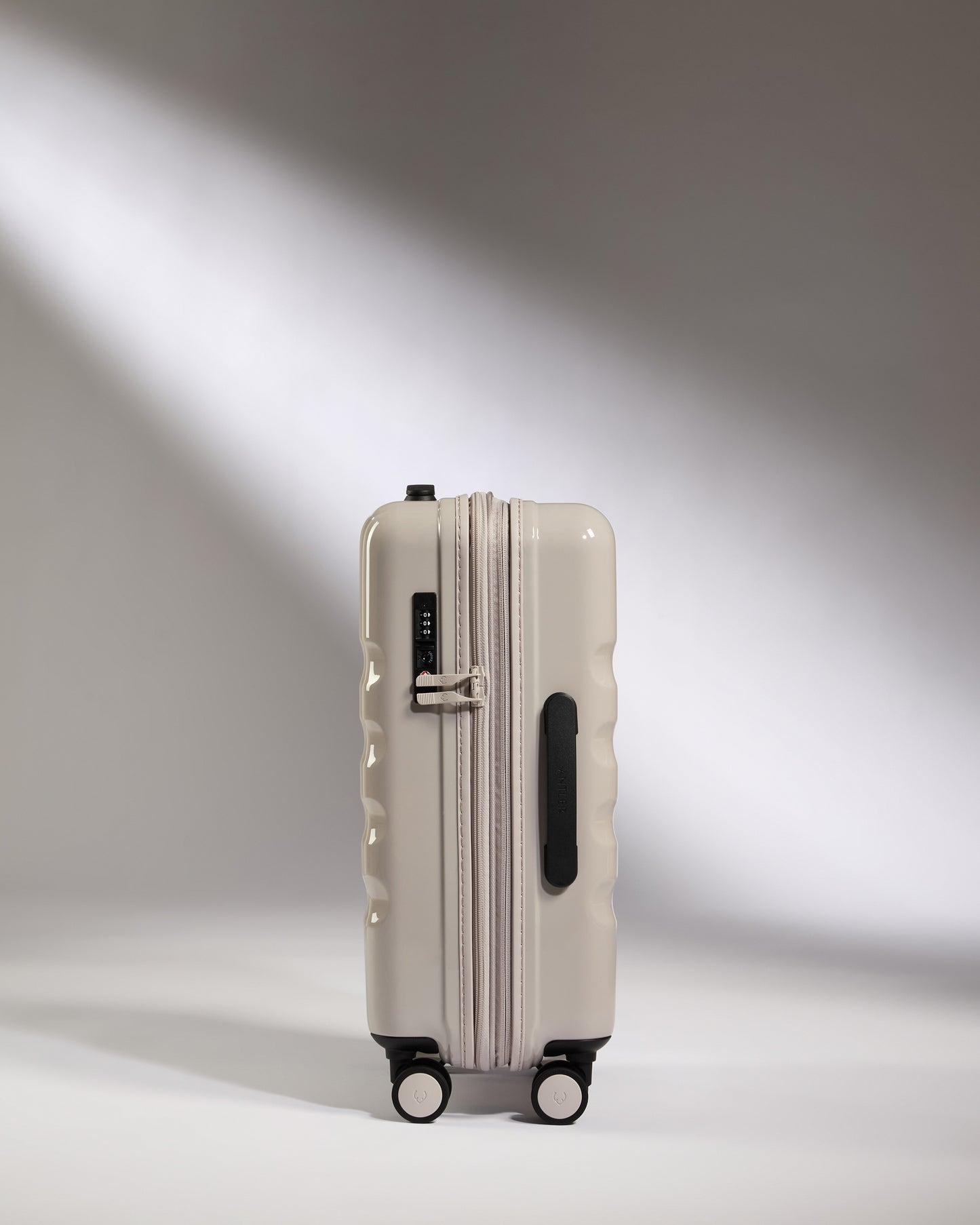 Expandable Cabin Suitcase in Taupe Gloss - Icon Stripe