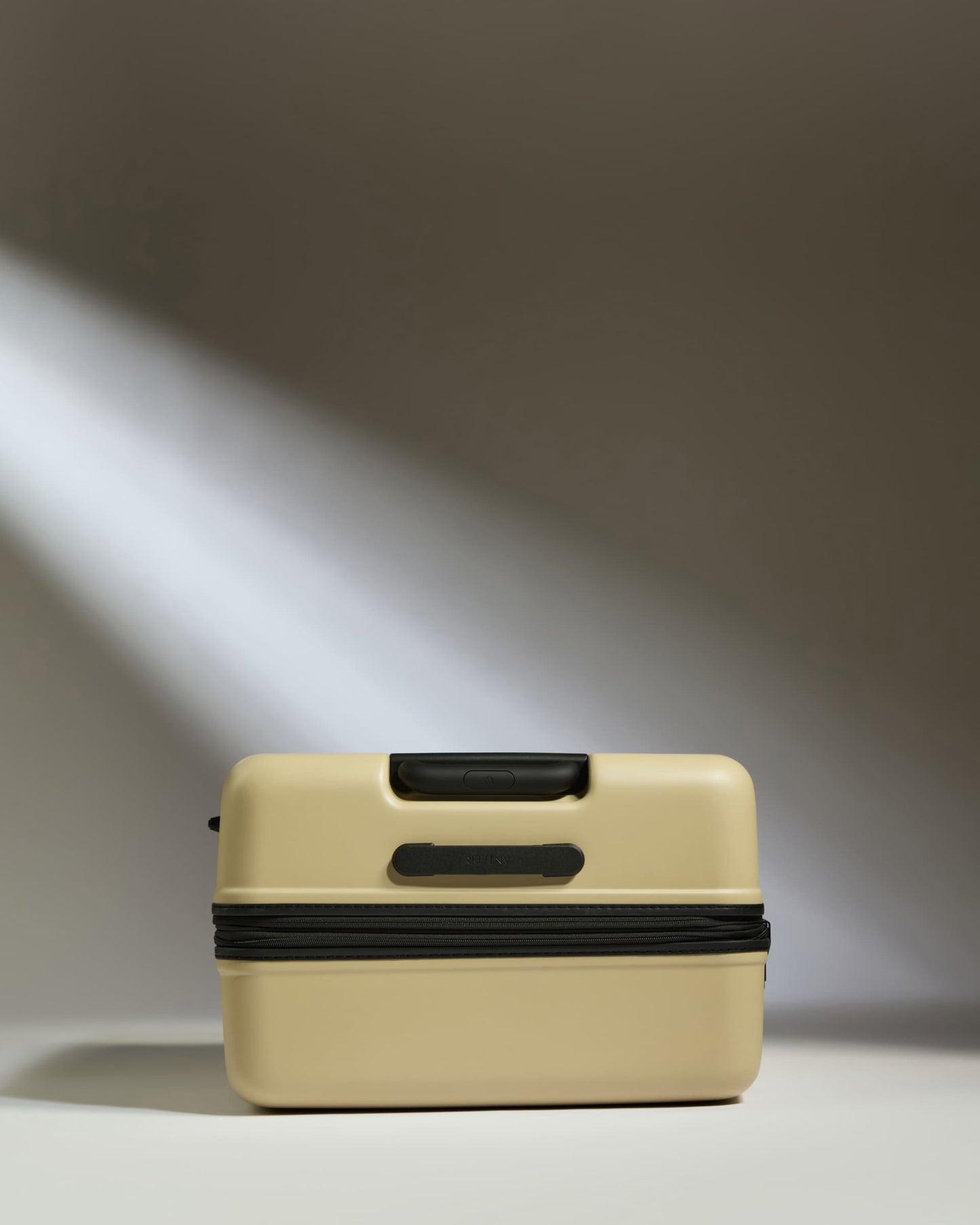 Large Suitcase in Dune Yellow - Icon Stripe