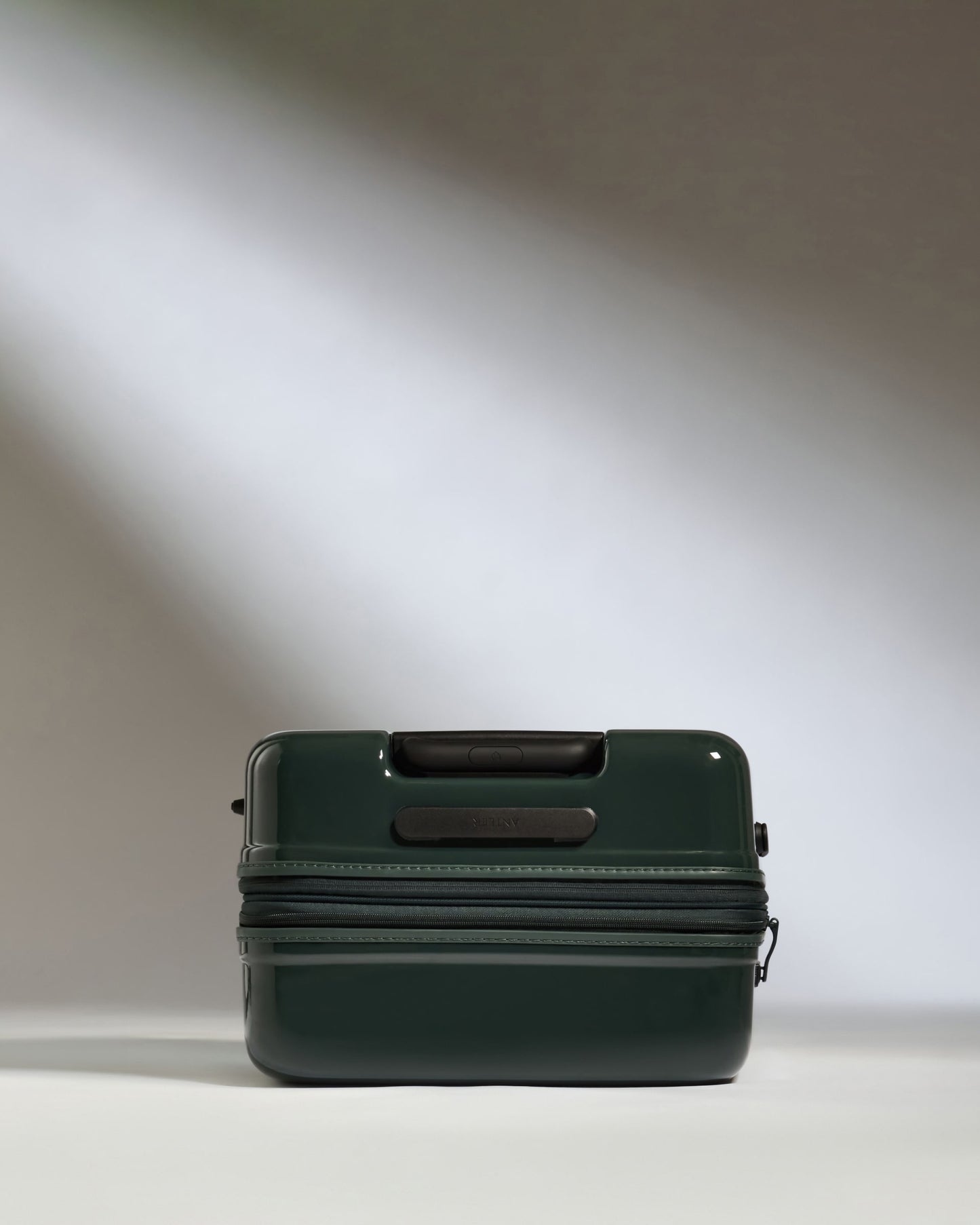 Medium Suitcase in Green Gloss - Icon Stripe