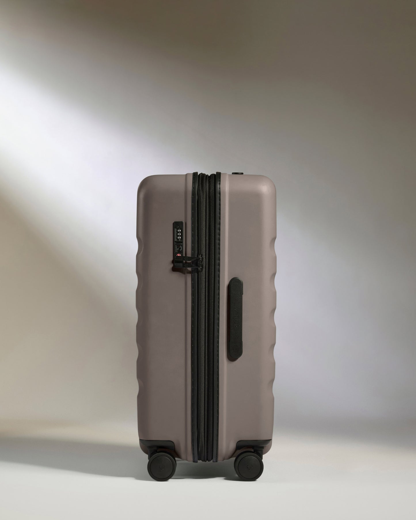 Medium Suitcase in Pebble Grey - Icon Stripe