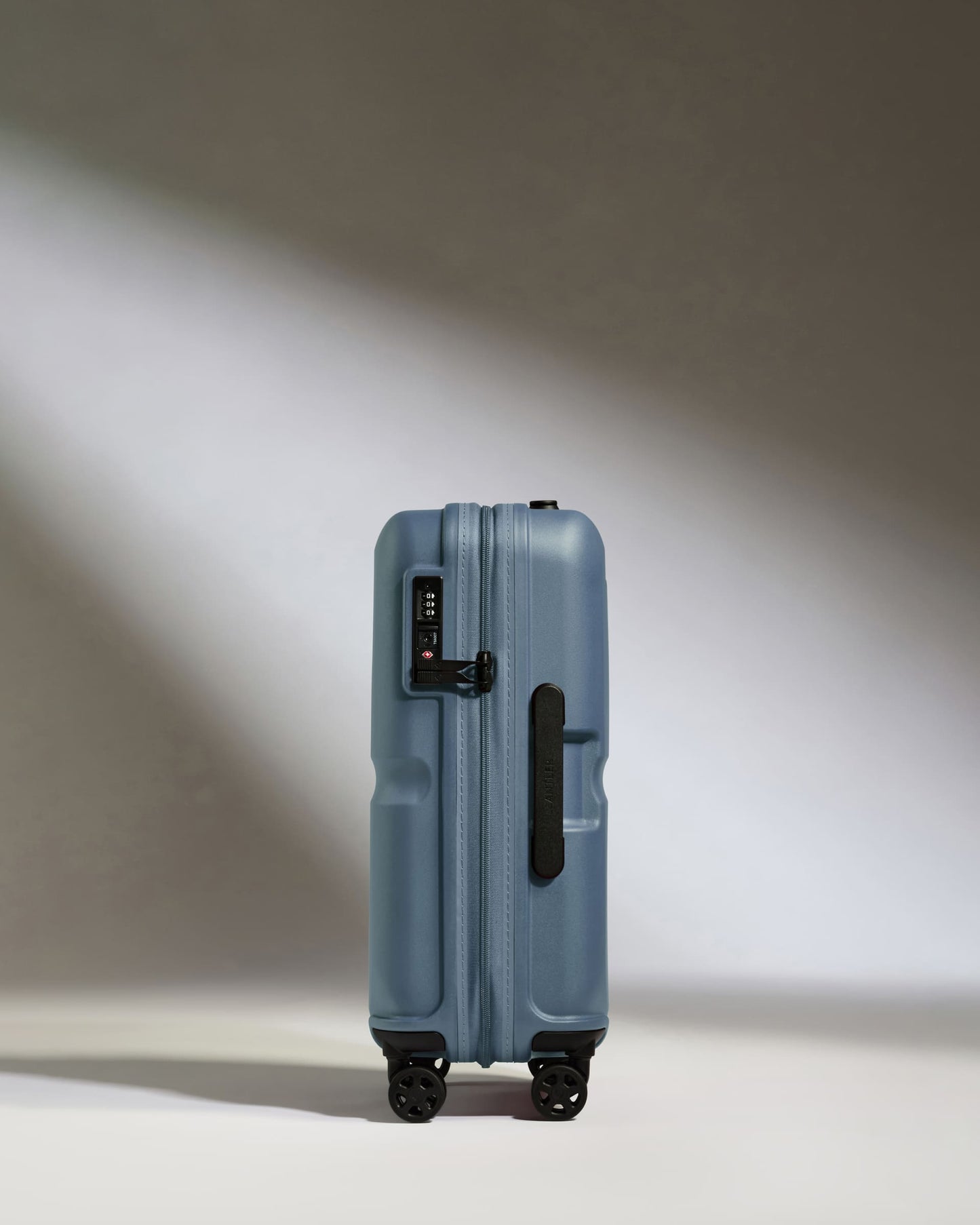 Cabin Suitcase in Cove Blue - Single Stripe