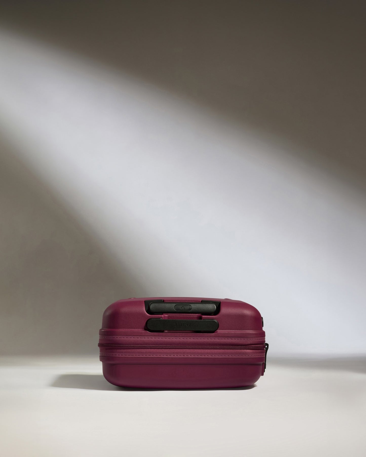 Cabin Suitcase in Heather Purple - Single Stripe