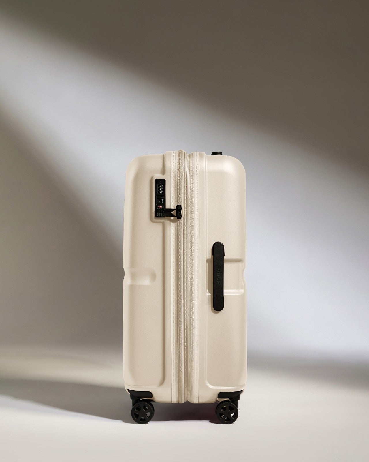 Medium Suitcase in Wheat Beige - Single Stripe