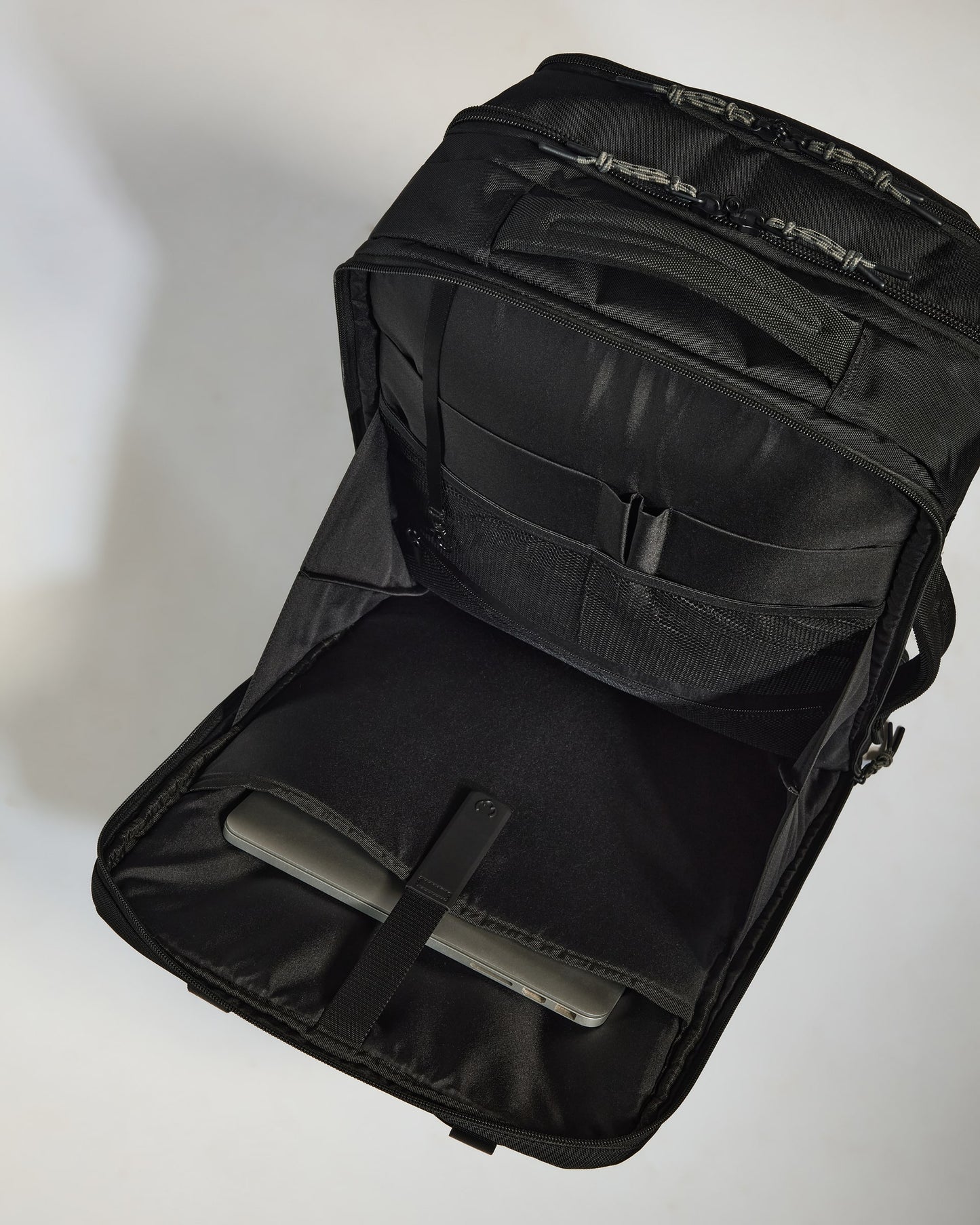 Discovery 45L Backpack in Black