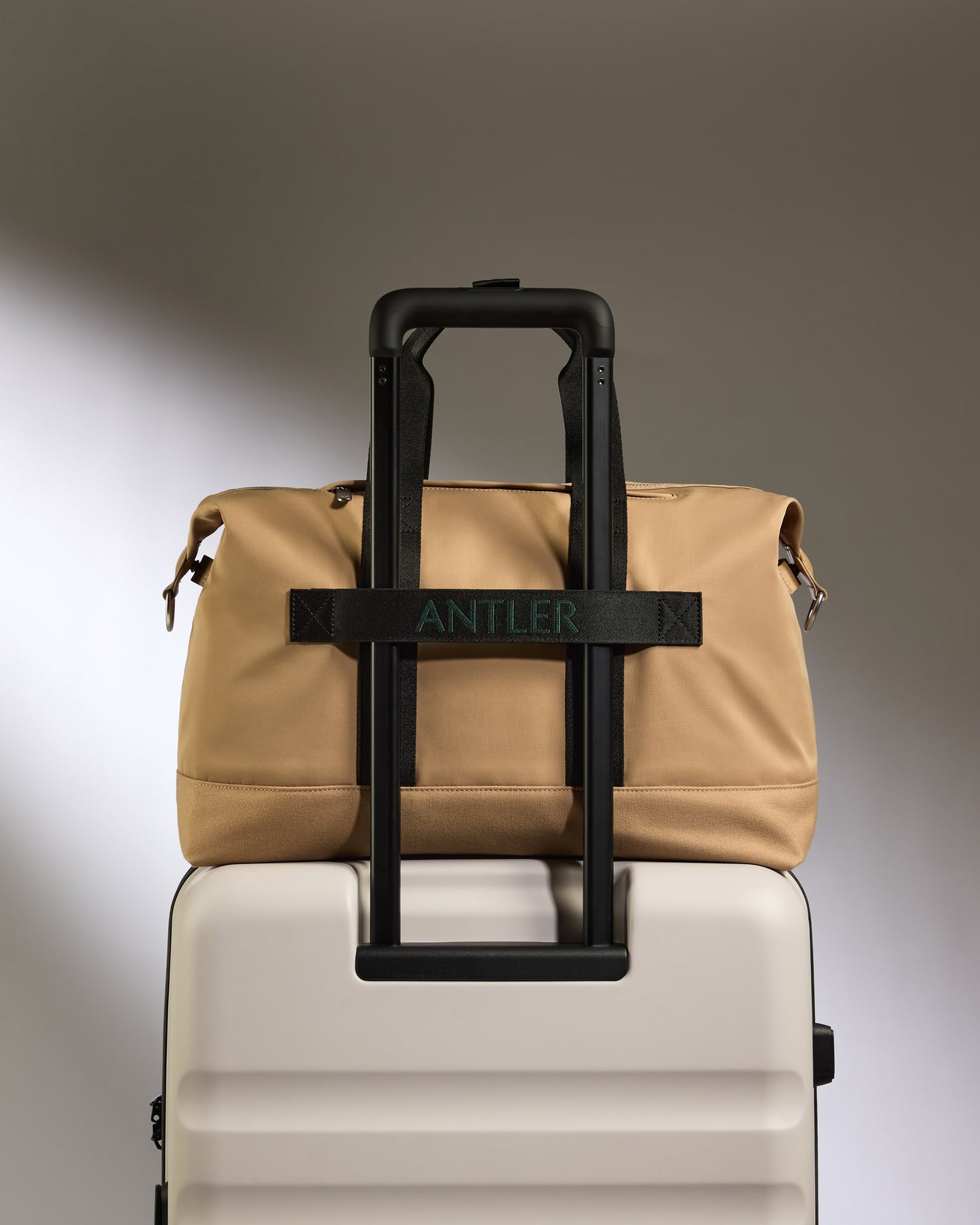 Icon Overnight Bag in Sand