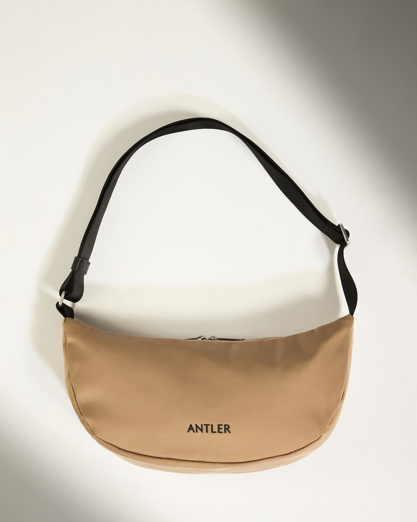 Icon Slingbag in Sand