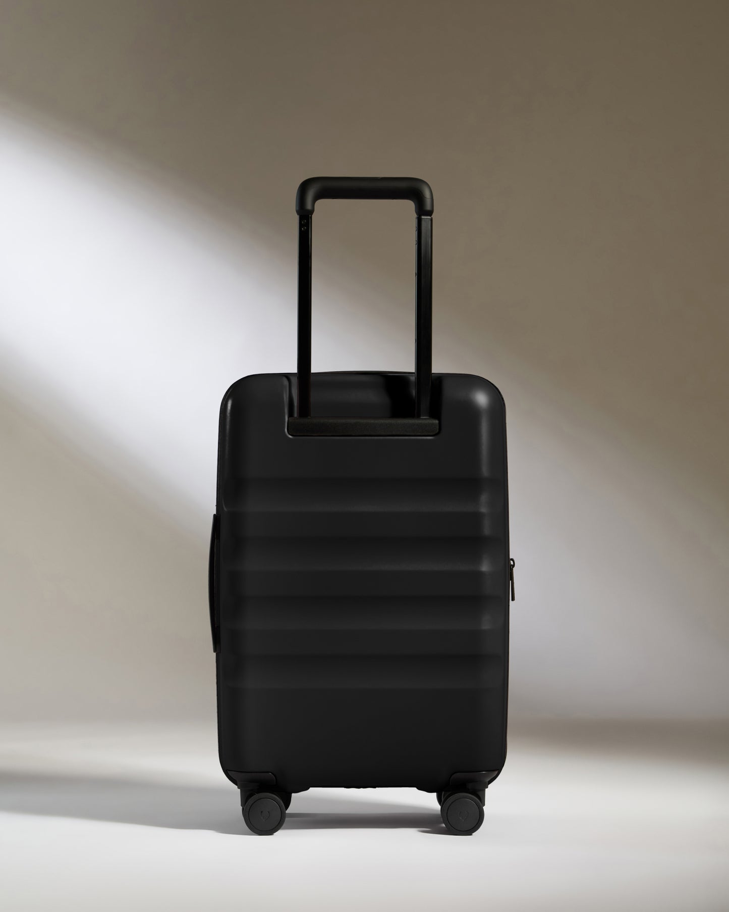 Expandable Cabin Suitcase in Black - Icon Stripe