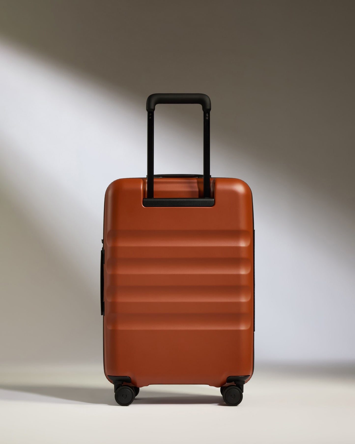 Large Cabin Suitcase in Maple Red - Icon Stripe