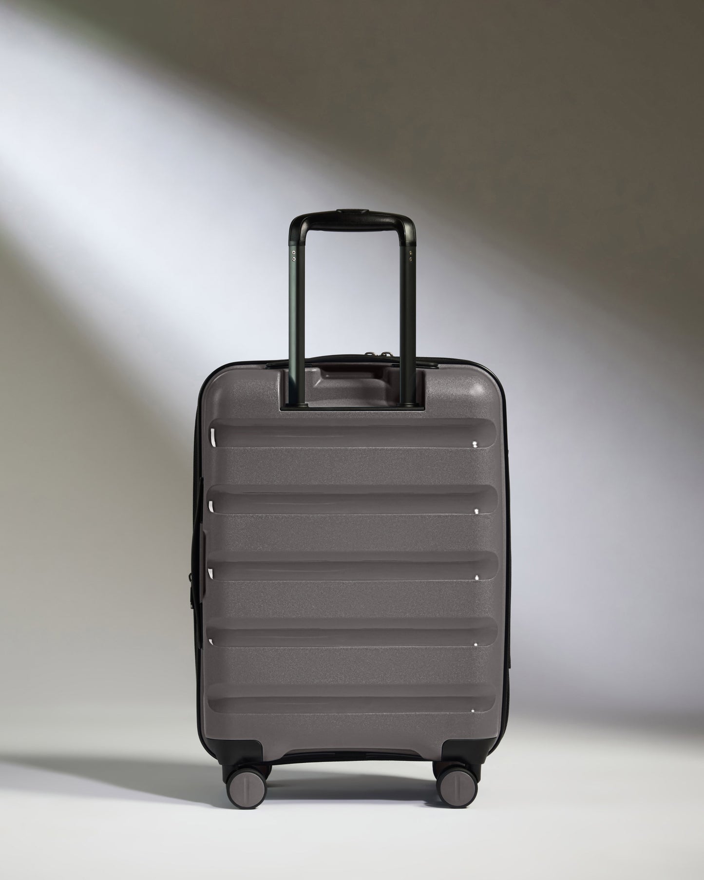 Expandable Cabin Suitcase in Gloss Gull Grey -  Logo Stripe