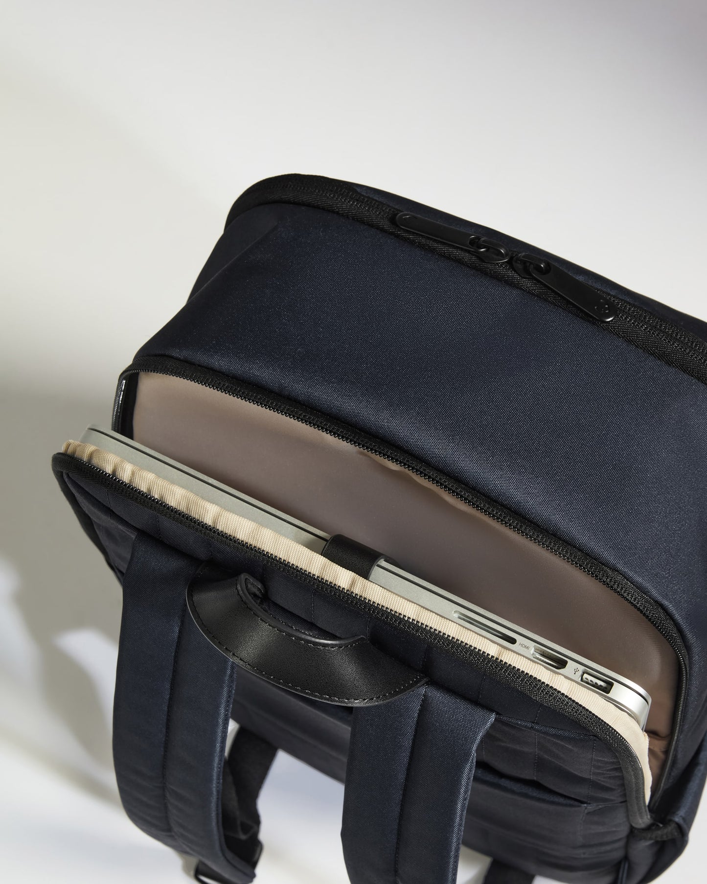 Backpack in Navy - Urban Light