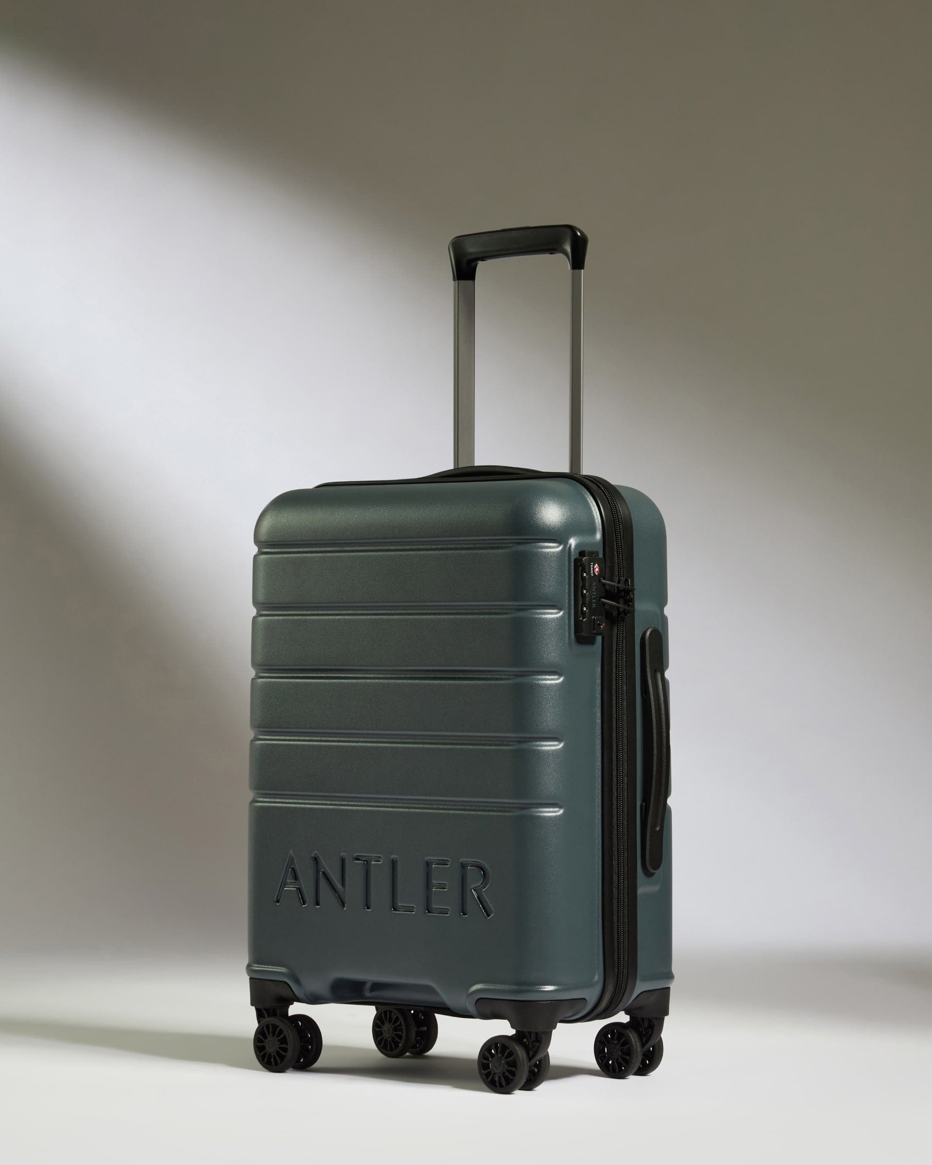 Lightweight travel suitcases online