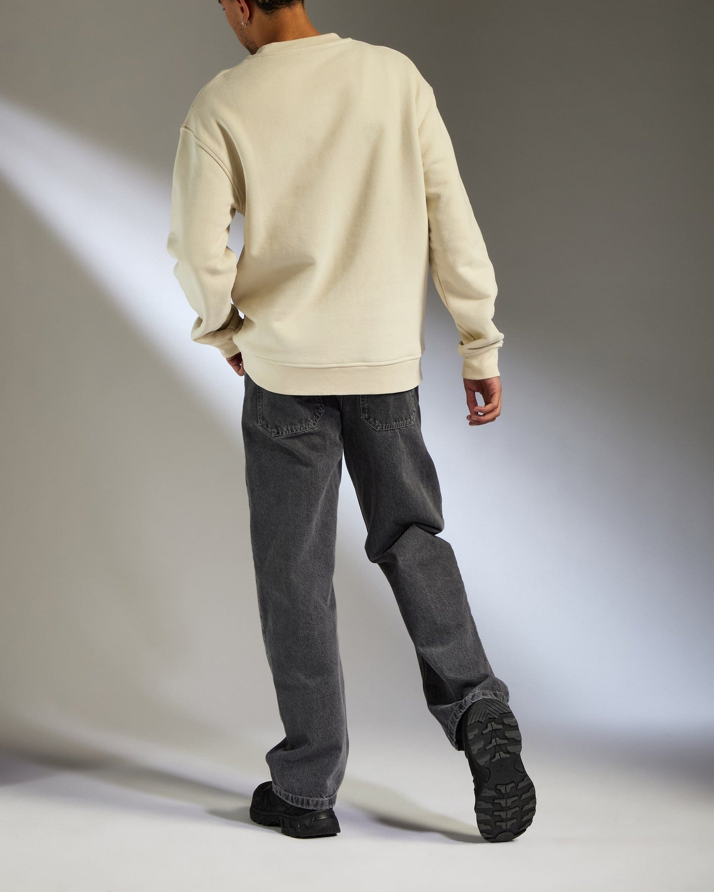 Travel Essential Sweatshirt in Cream