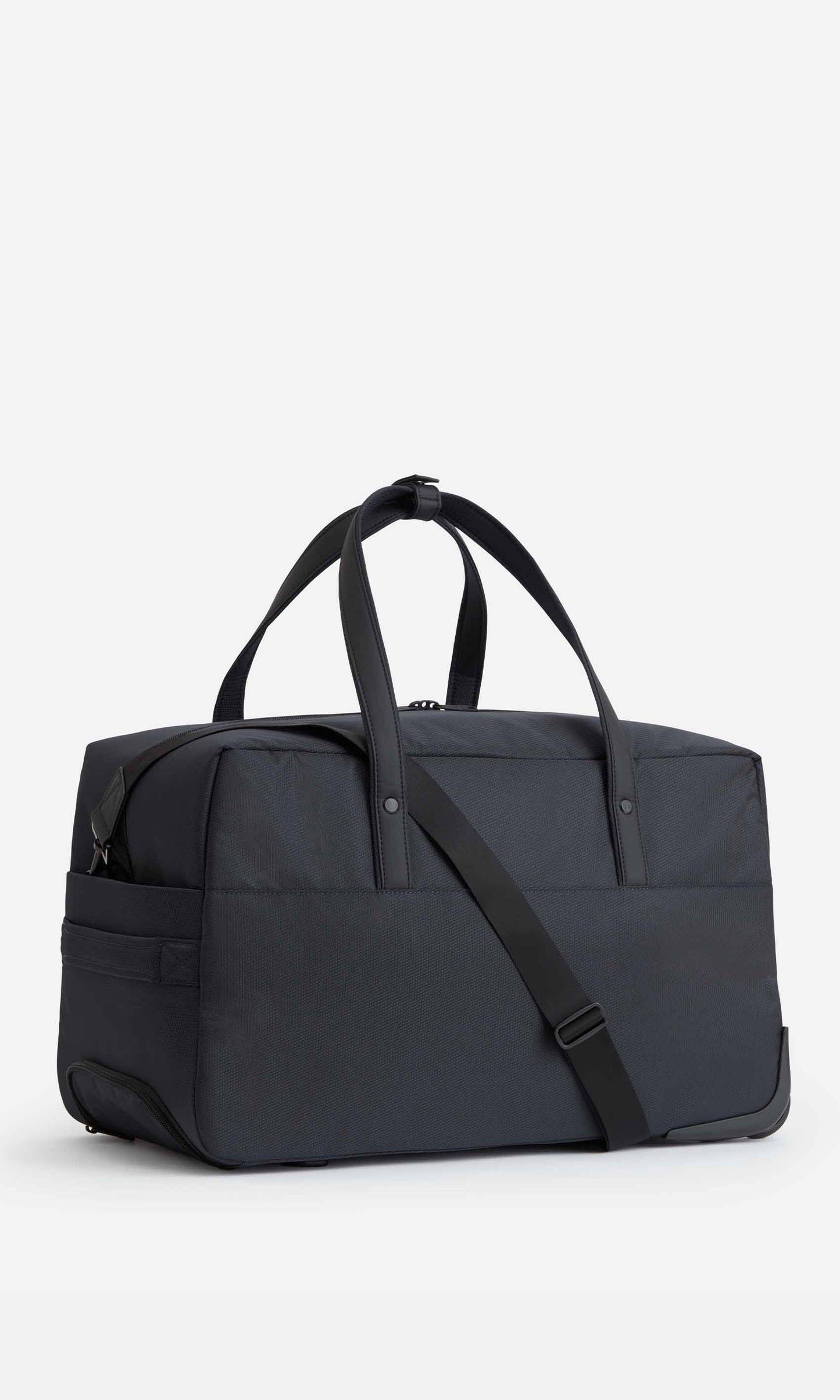 Antler Luggage -  Prestwick wheeled holdall in black - Trolley Bags Prestwick Wheeled Holdall Black | Travel & Lifestyle Bags | Antler 
